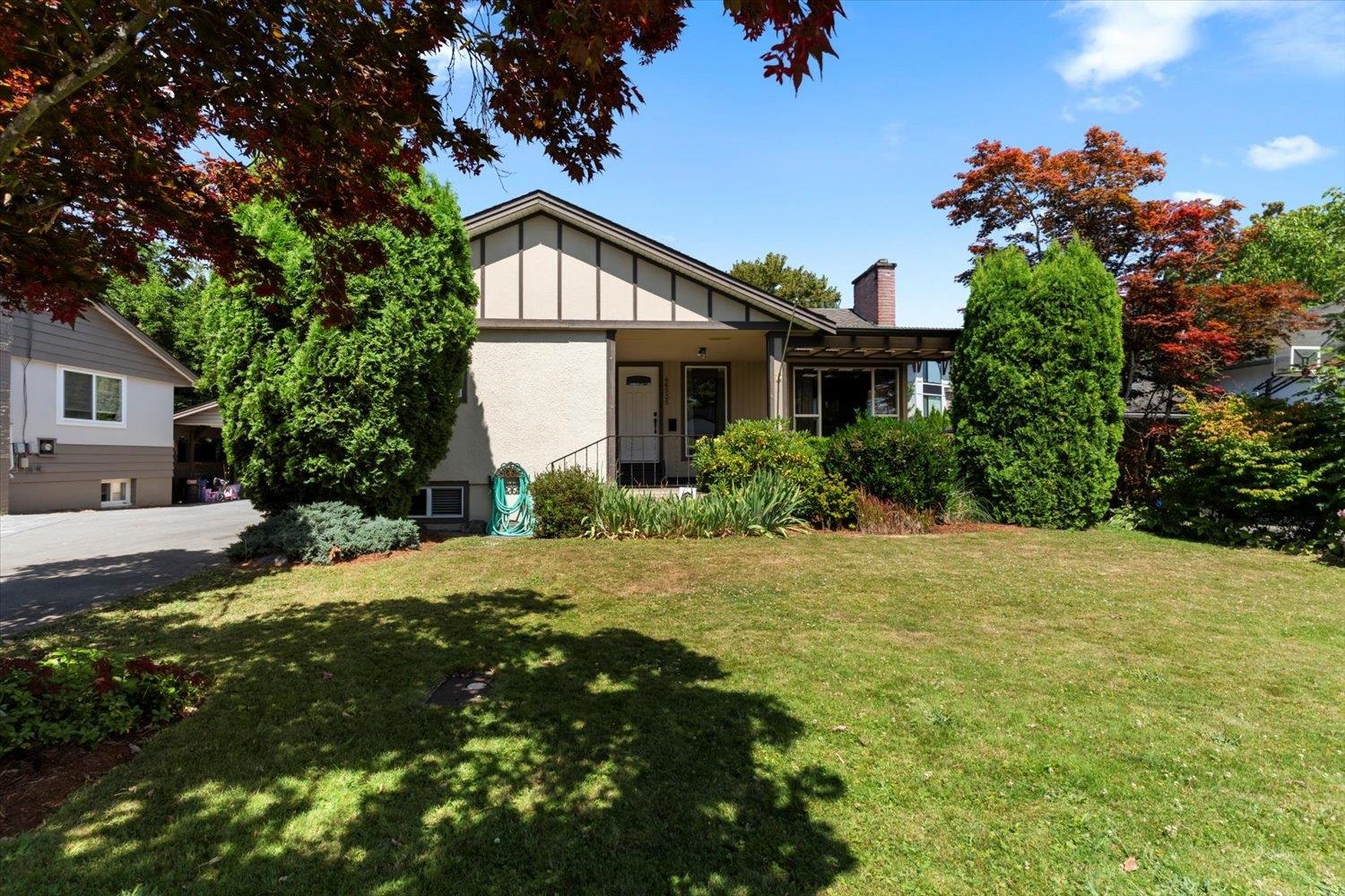 46535 Clayton Avenue, Chilliwack, BC V2P 2L6