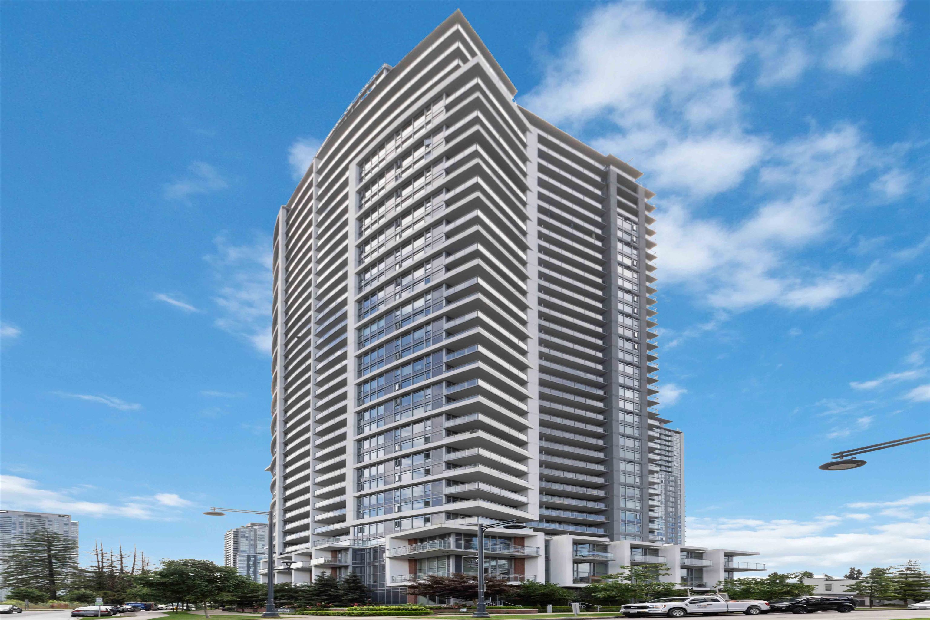 13308 Central Avenue #1310, Surrey, BC V3T 0M4