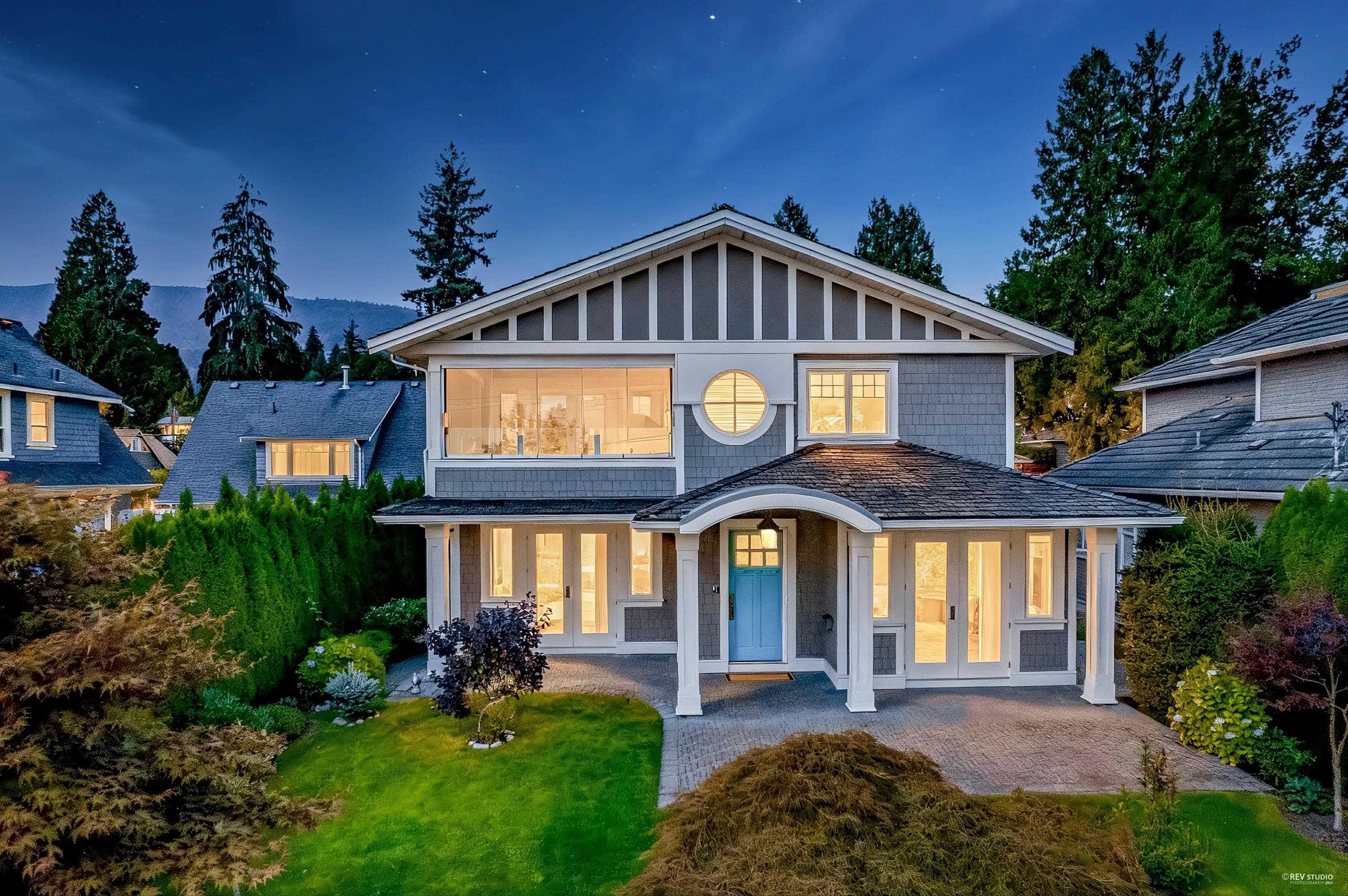 1287 Gordon Avenue, West Vancouver, BC V7T 1R1