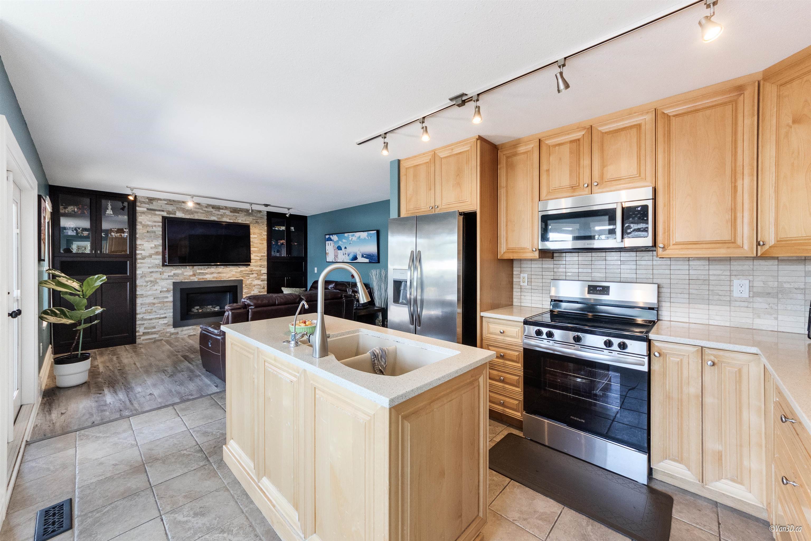 15552 Vista Drive, White Rock, BC V4B 5H8