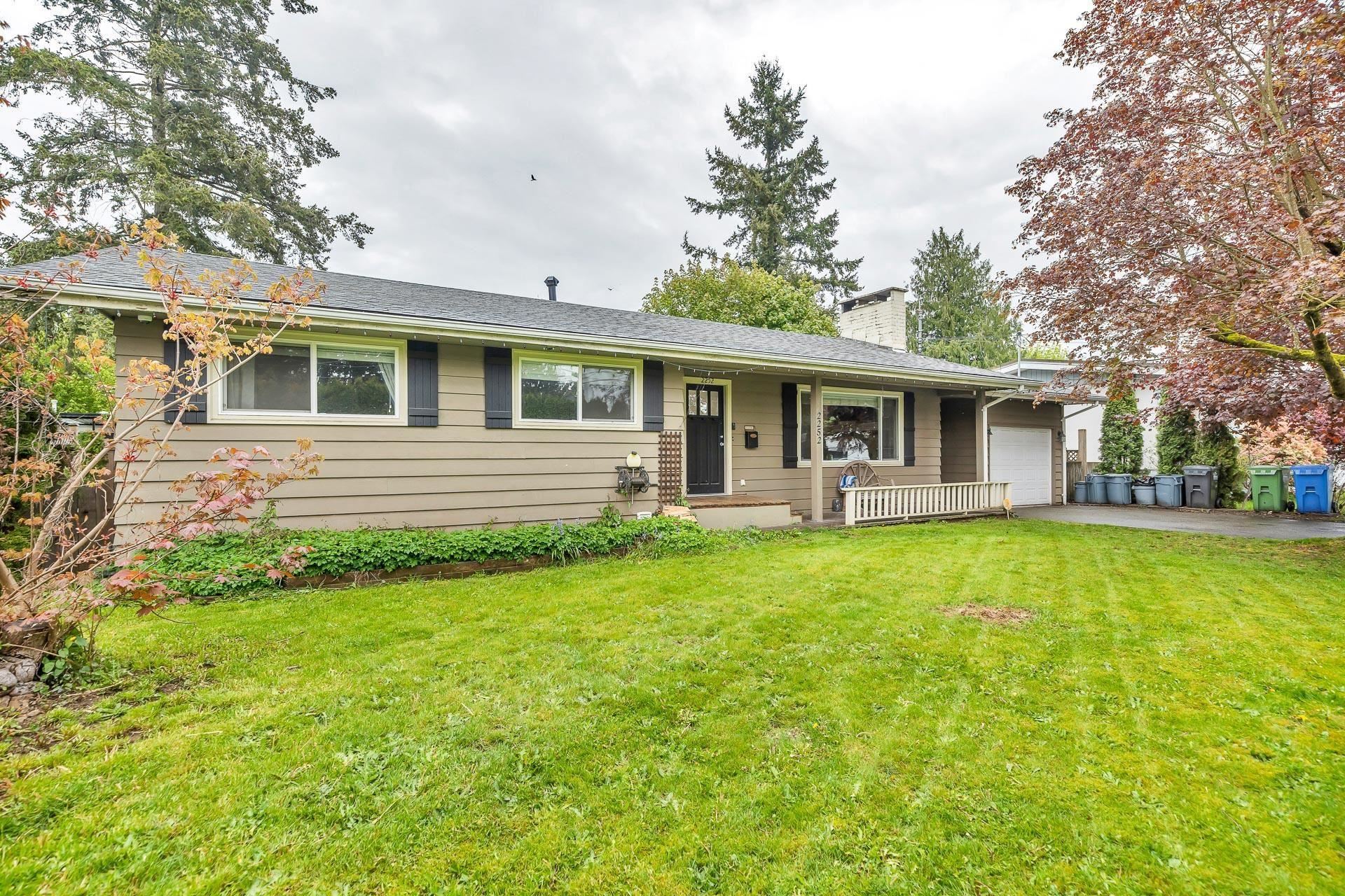 2252 Bakerview Street, Abbotsford, BC V2T 3B4