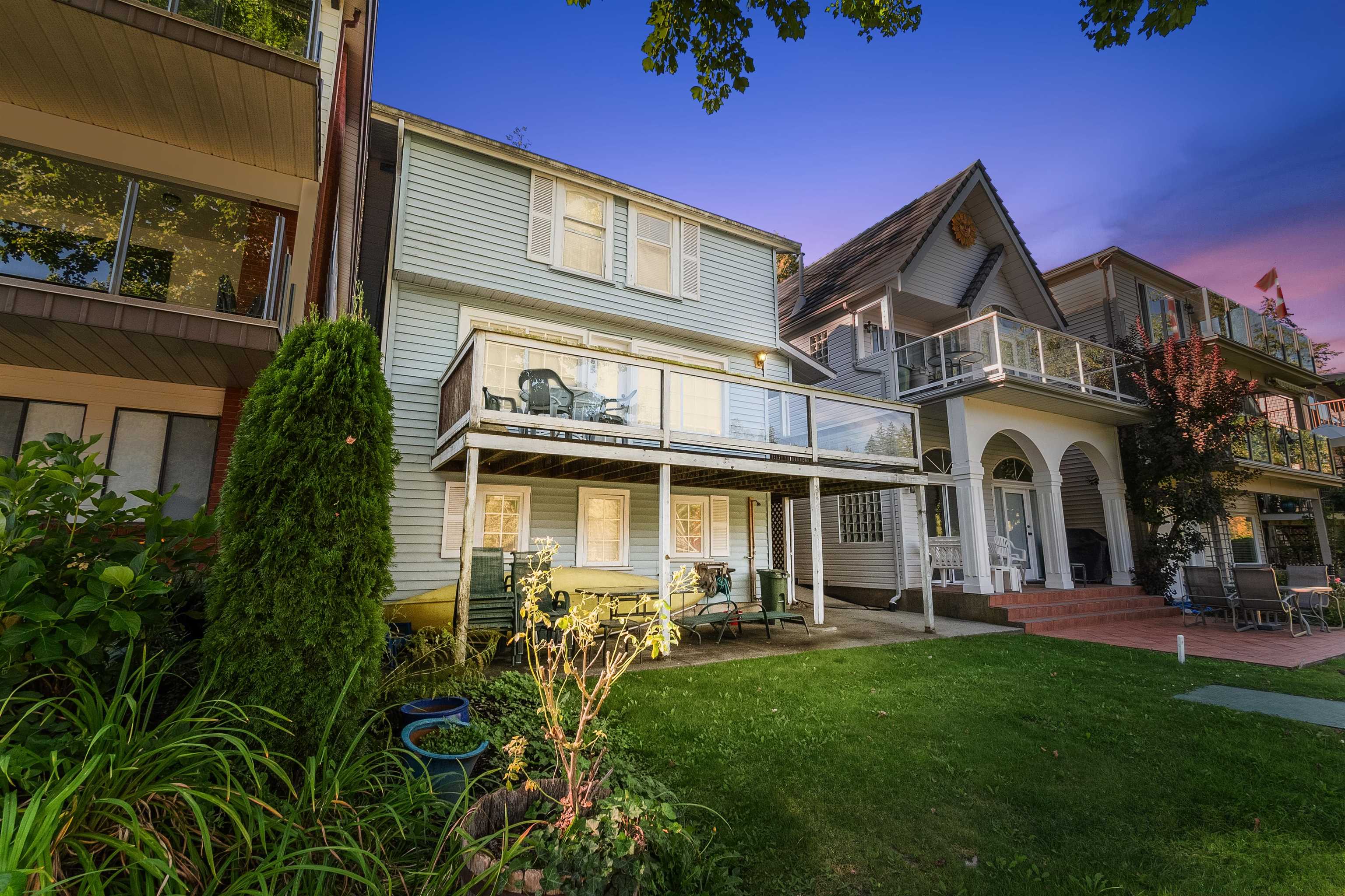 25 Lakeshore Dr, Cultus Lake, BC V2R 4Z9