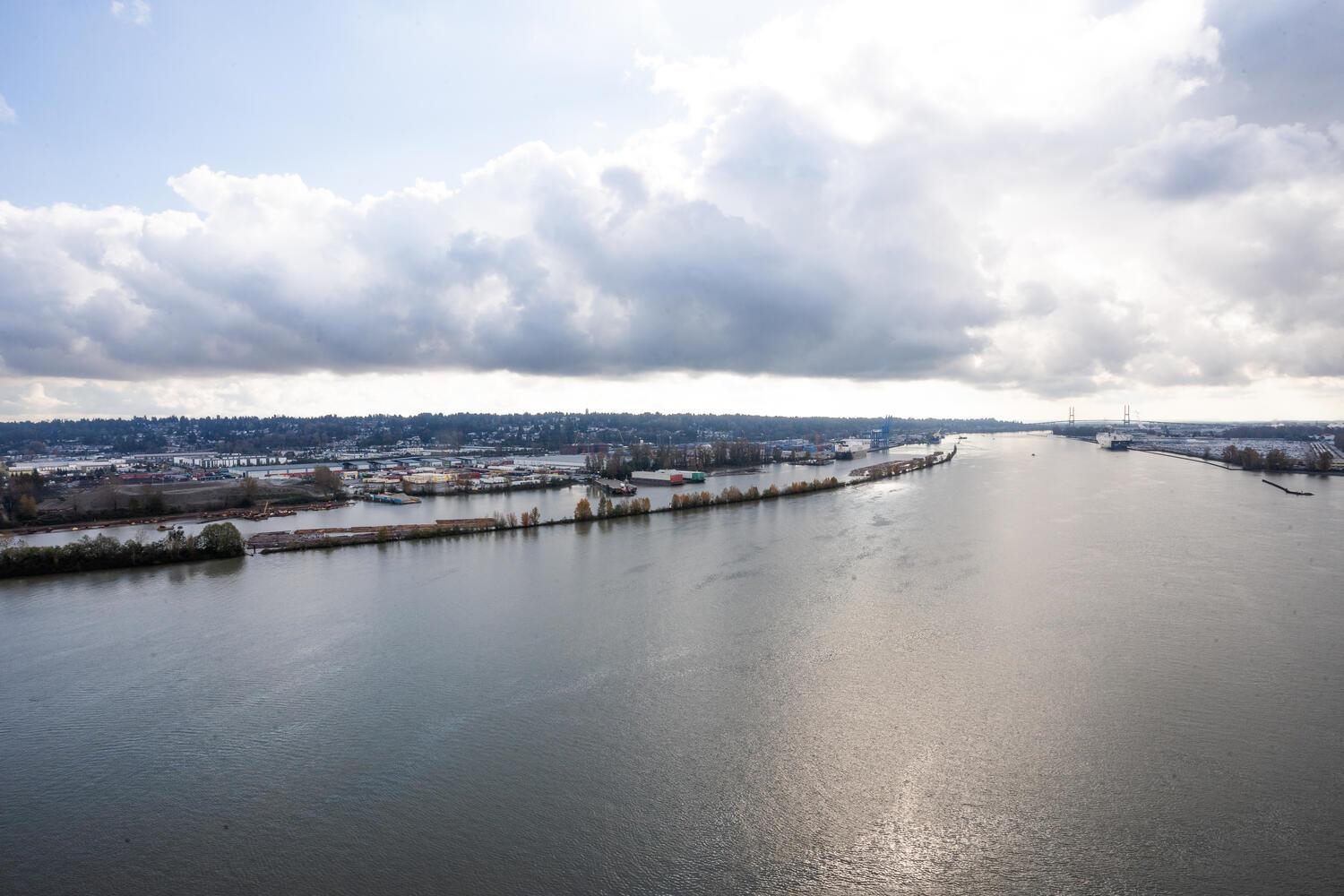 680 Quayside Dr #1907, New Westminster, BC V3M 0P2