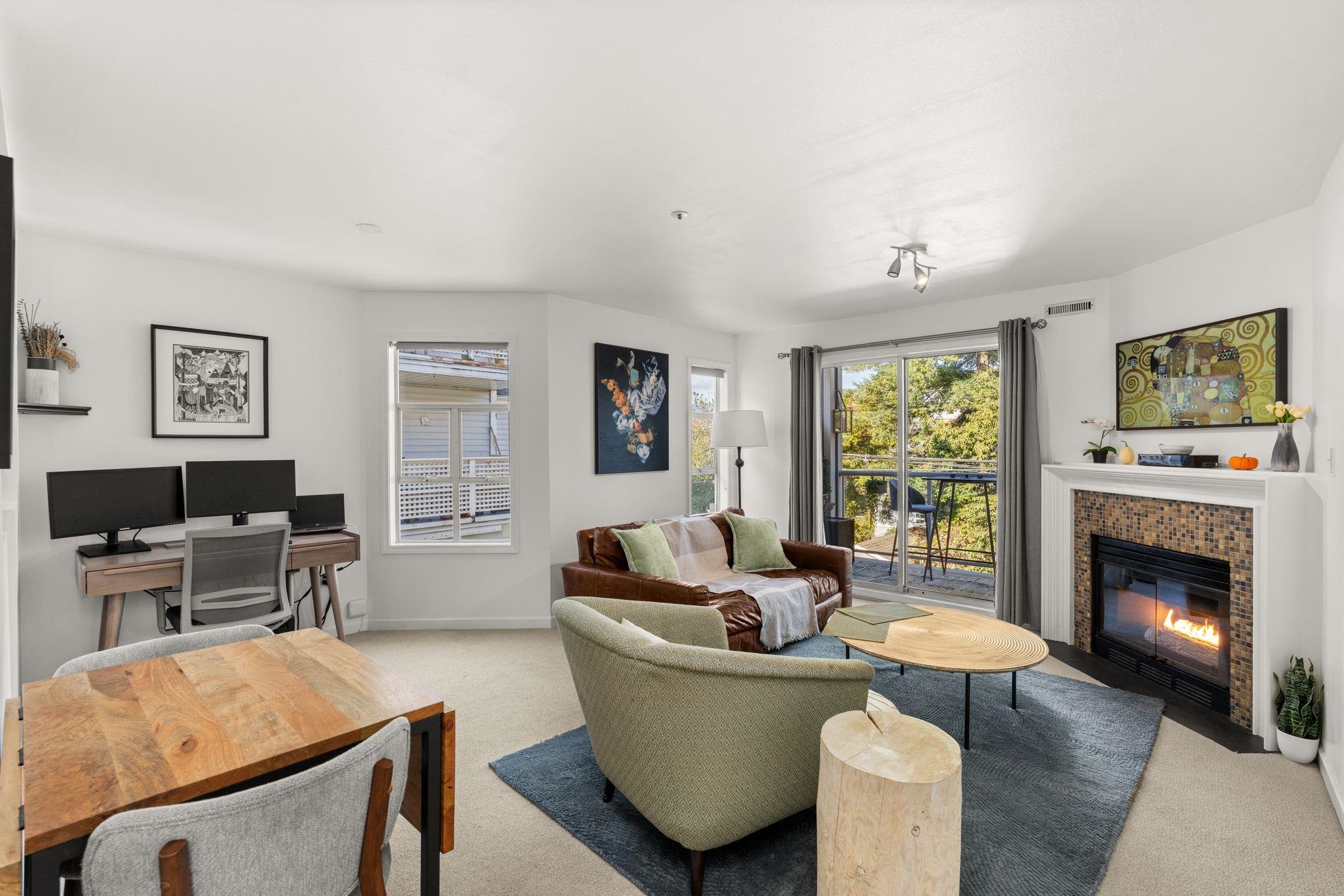 1537 Charles Street #202, Vancouver, BC V5L 2T2