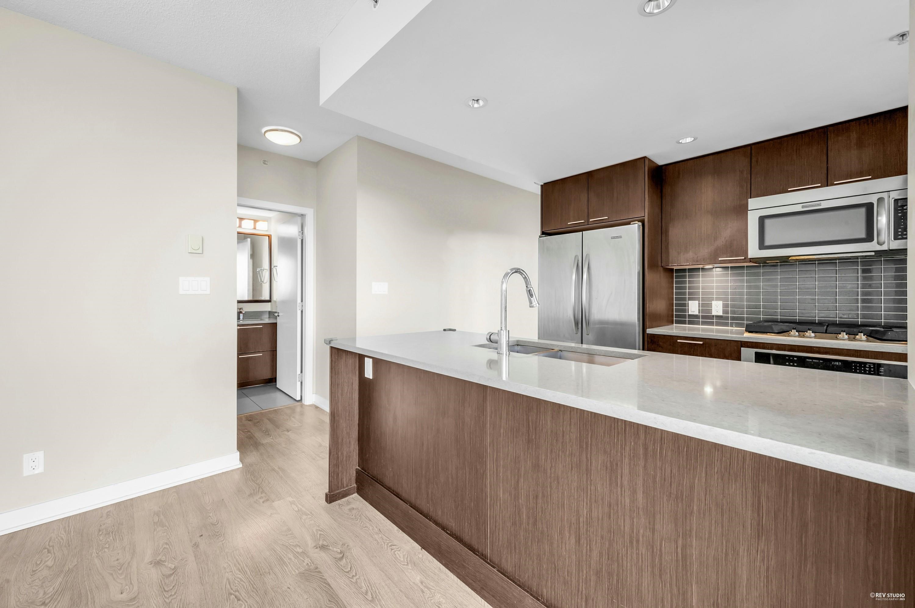2975 Atlantic Avenue #2307, Coquitlam, BC V3B 0C5