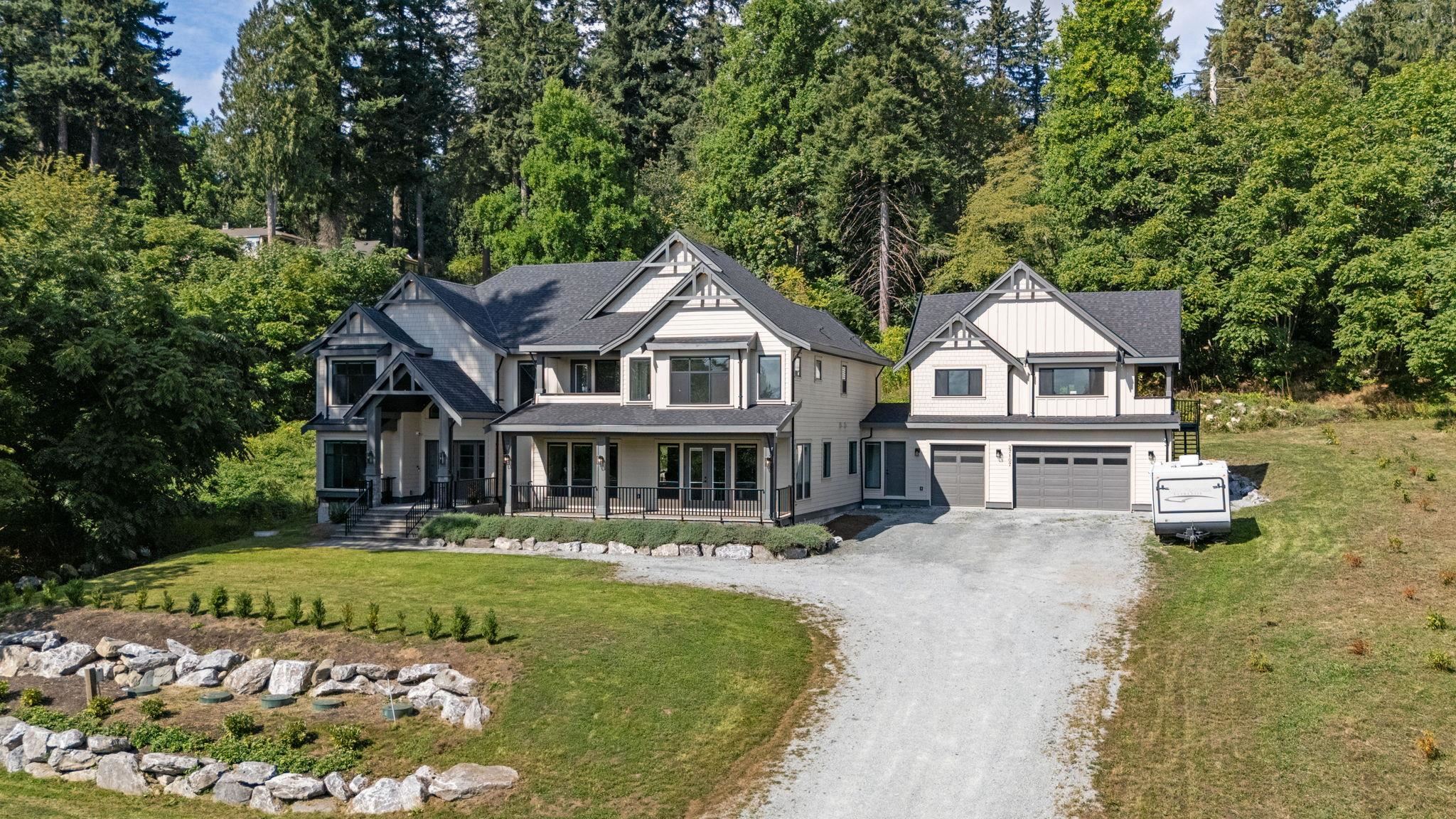 27107 River Road, Maple Ridge, BC V2W 1M4