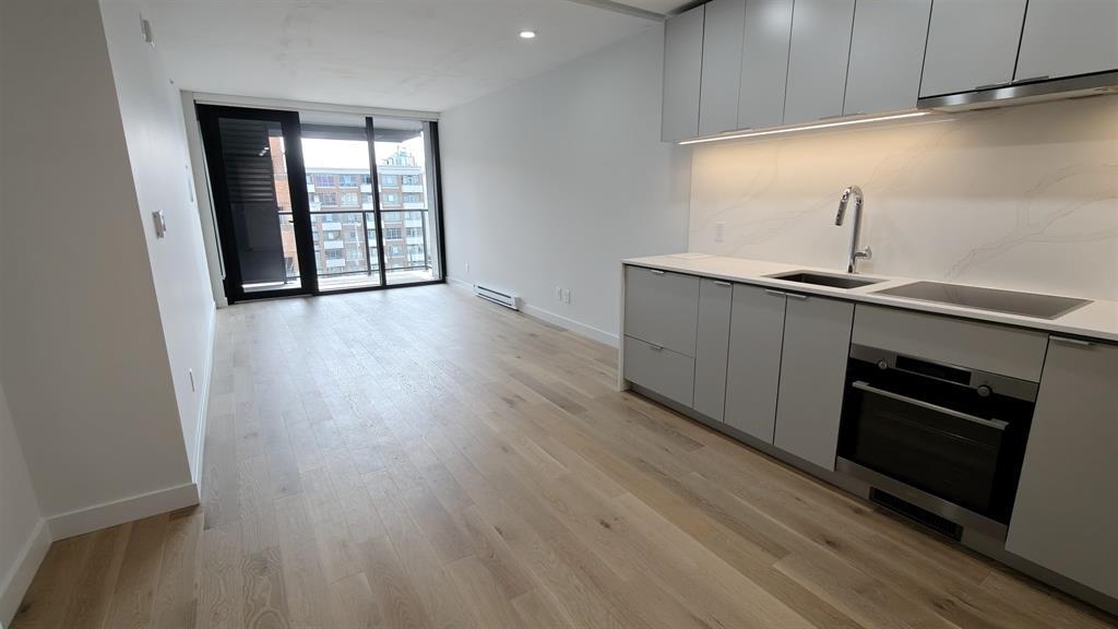 239 Keefer Street #707, Vancouver, BC V6A 1X6
