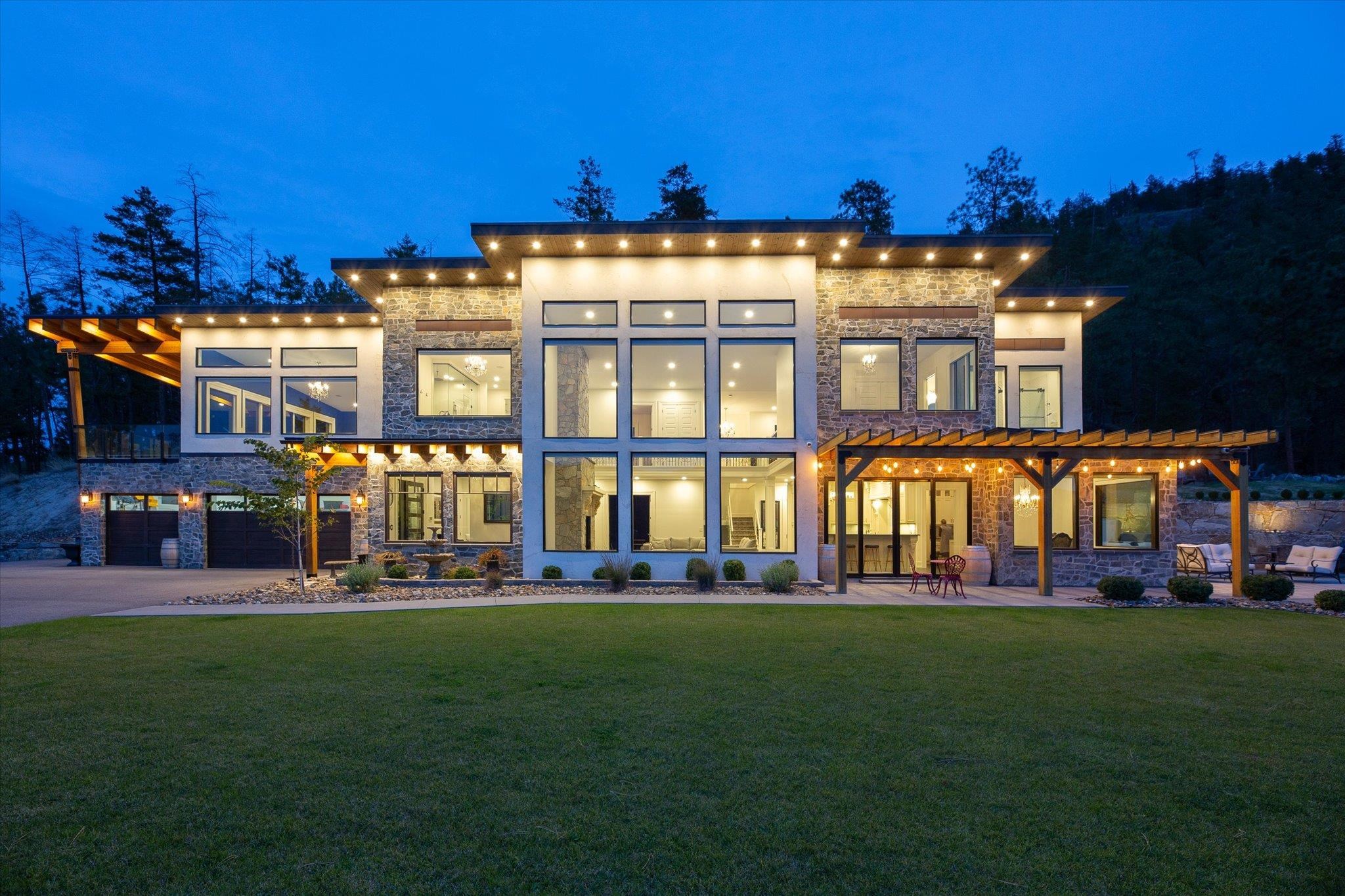 3151 Shayler Rd, Kelowna, BC V1V 2R1