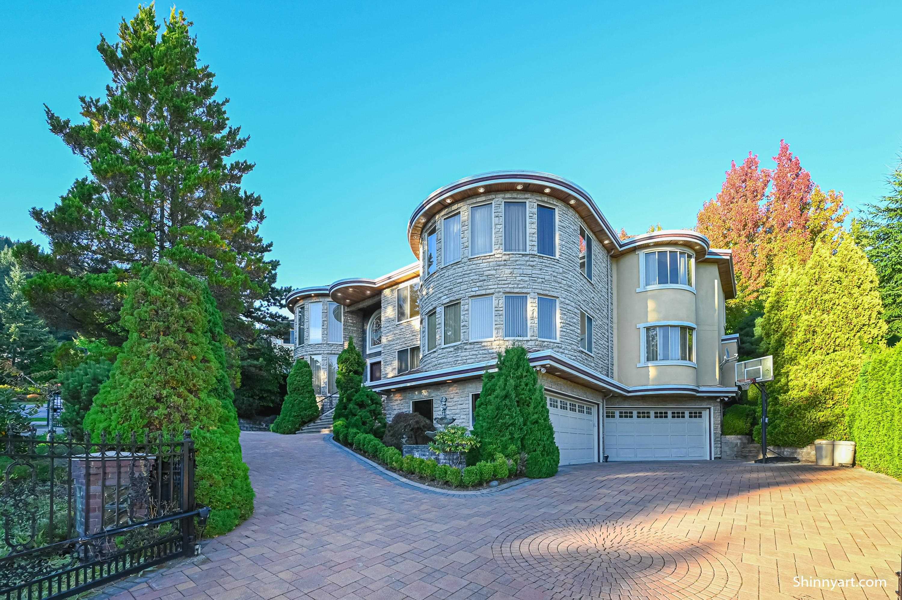 3063 Plateau Boulevard, Coquitlam, BC V3E 2Y7