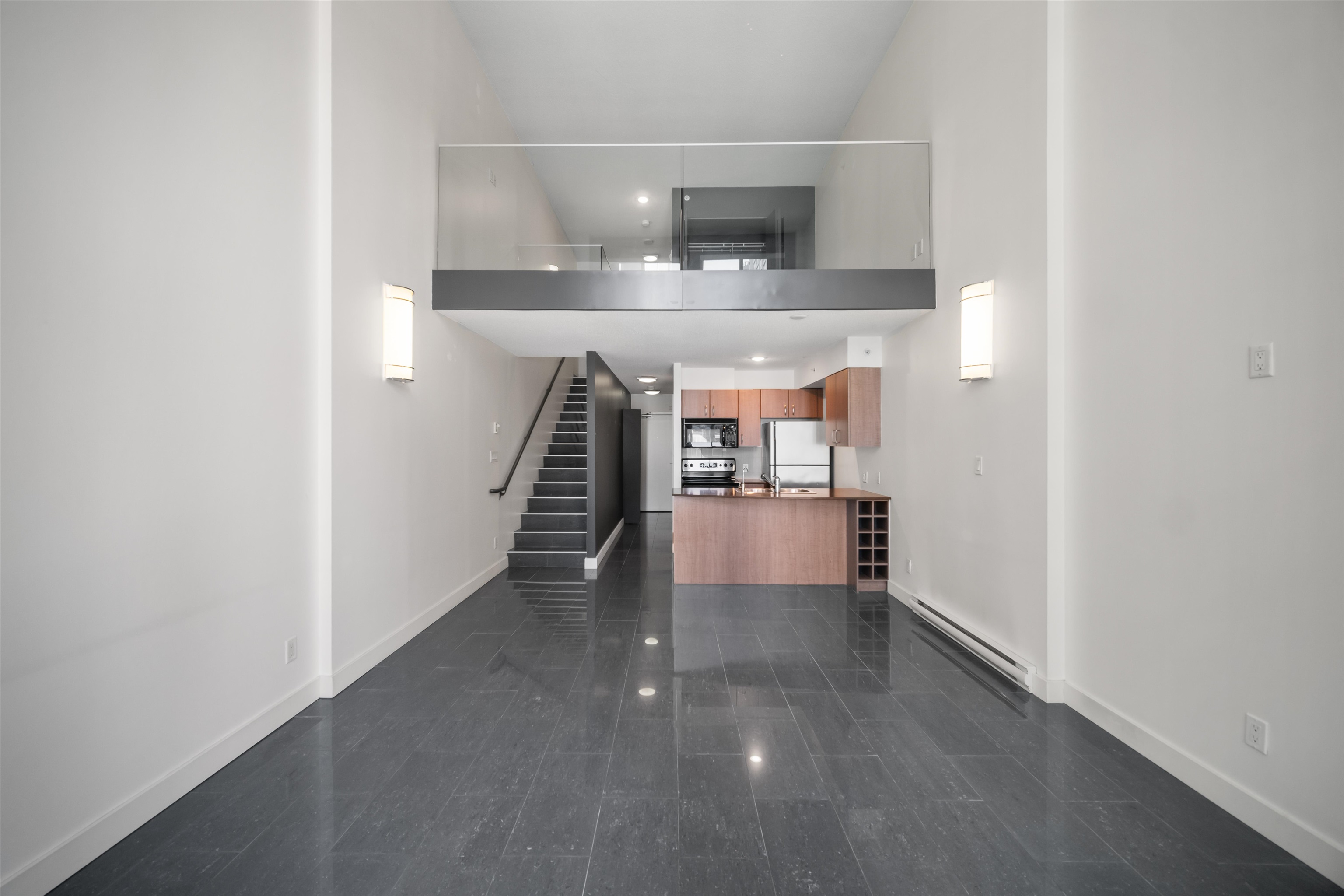 610 Granville Street #606, Vancouver, BC V6C 3T3