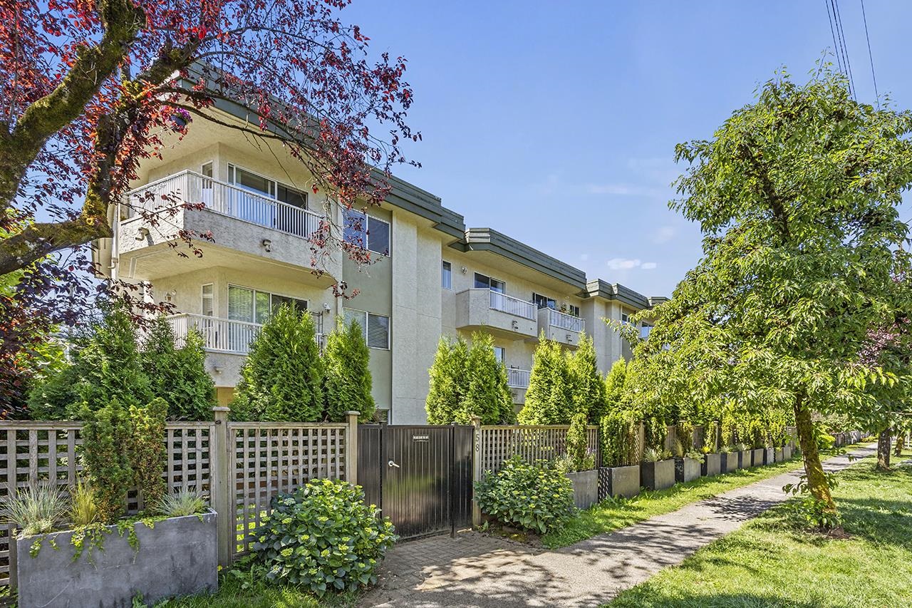 458 East 43rd Avenue #302, Vancouver, BC V5W 1T4