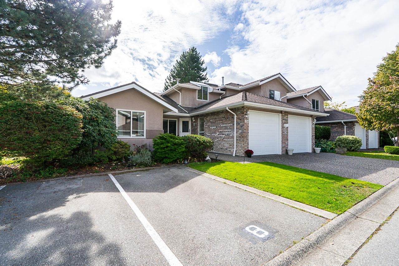 15550 26 Avenue #124, Surrey, BC V4P 1C6