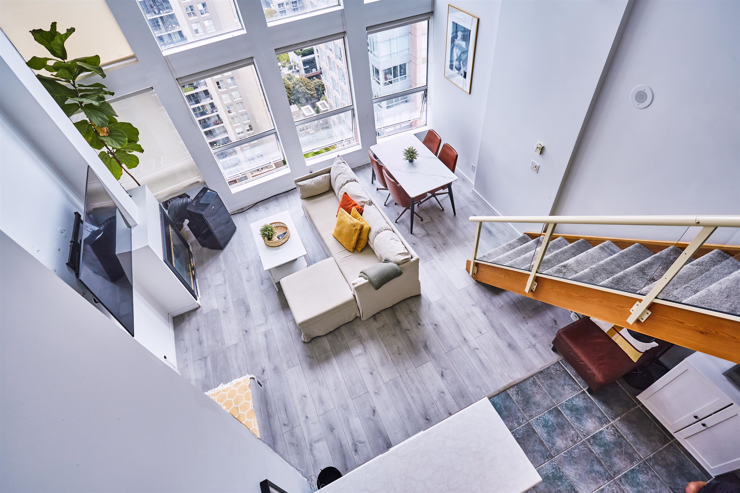 933 Seymour Street #ph10, Vancouver, BC V6B 6L6