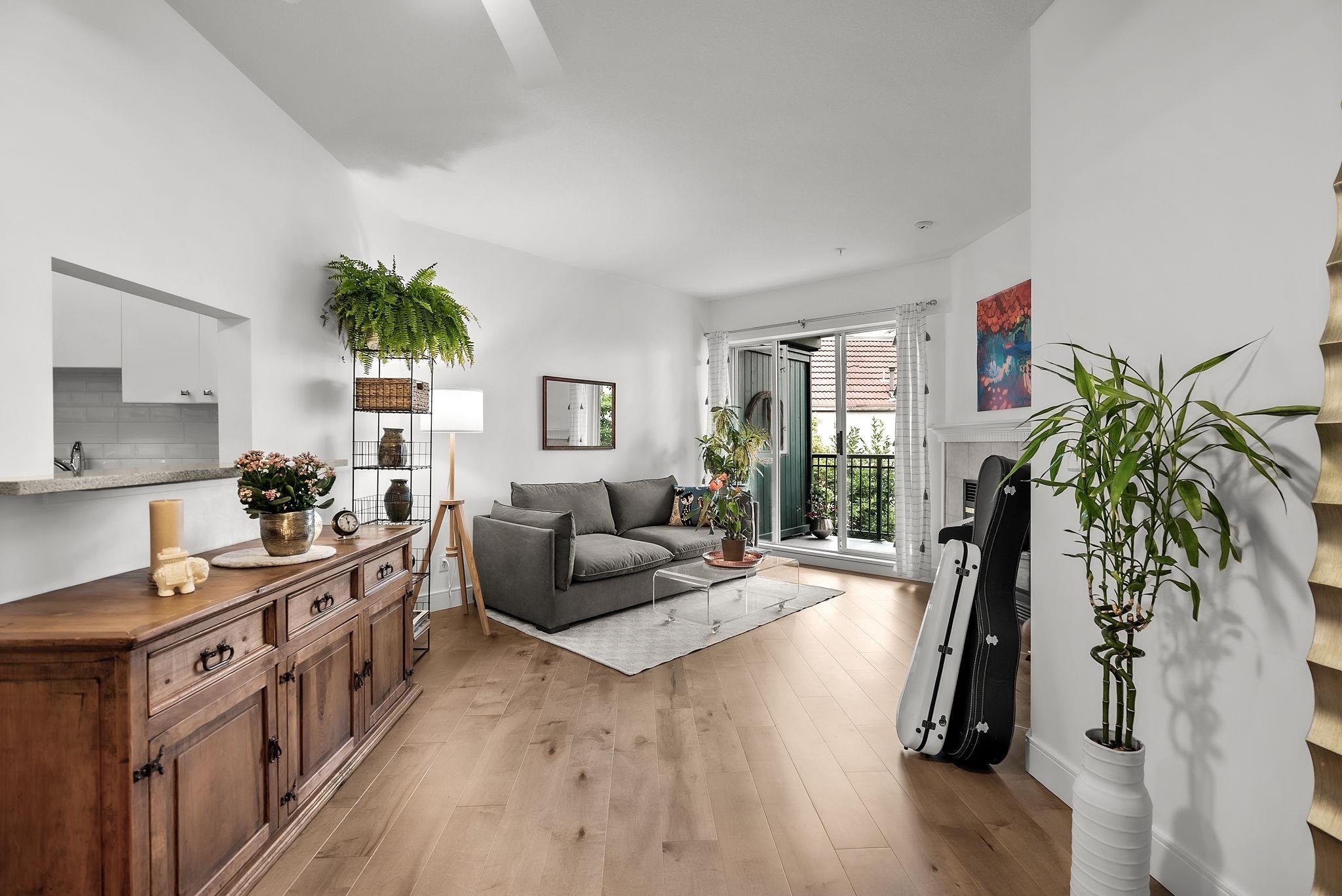 1928 Nelson Street #304, Vancouver, BC V6G 1N2