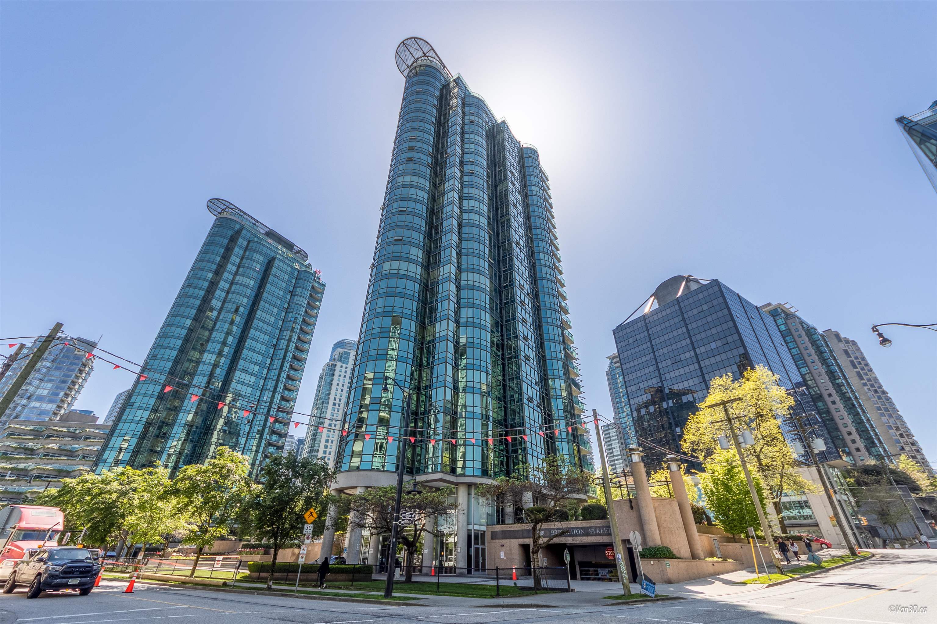 588 Broughton Street #303, Vancouver, BC V6G 3E3