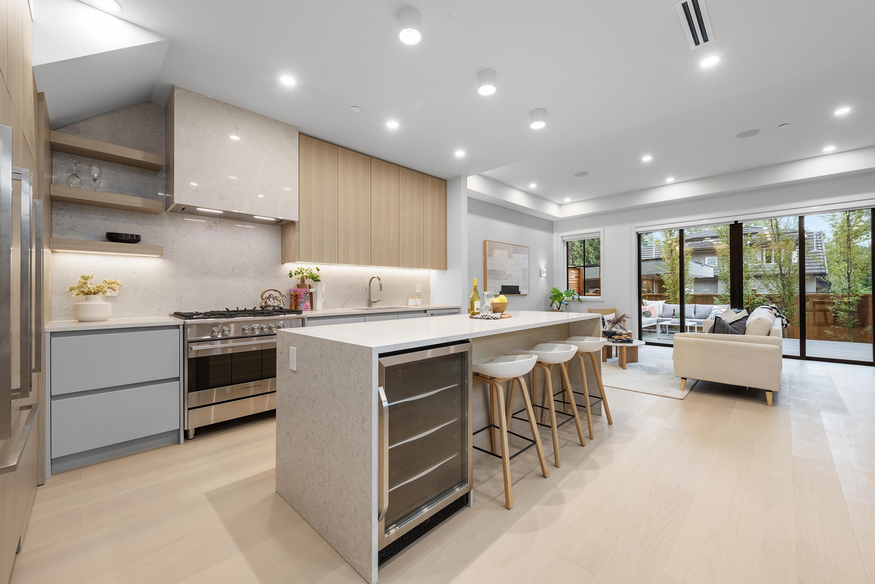2136 East 10th Avenue #3, Vancouver, BC V5N 1Y1