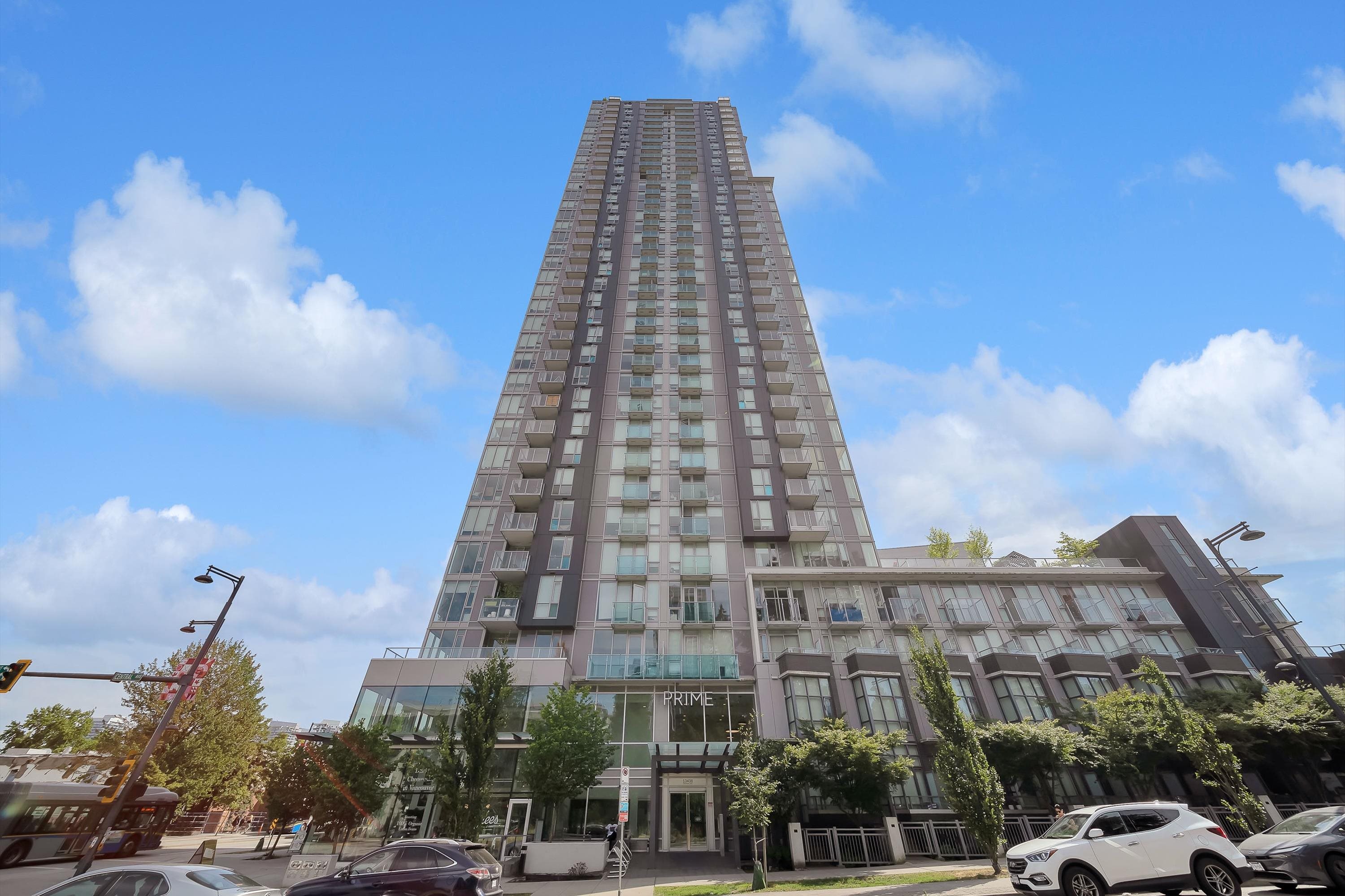 13438 Central Avenue #3705, Surrey, BC V3T 0N2