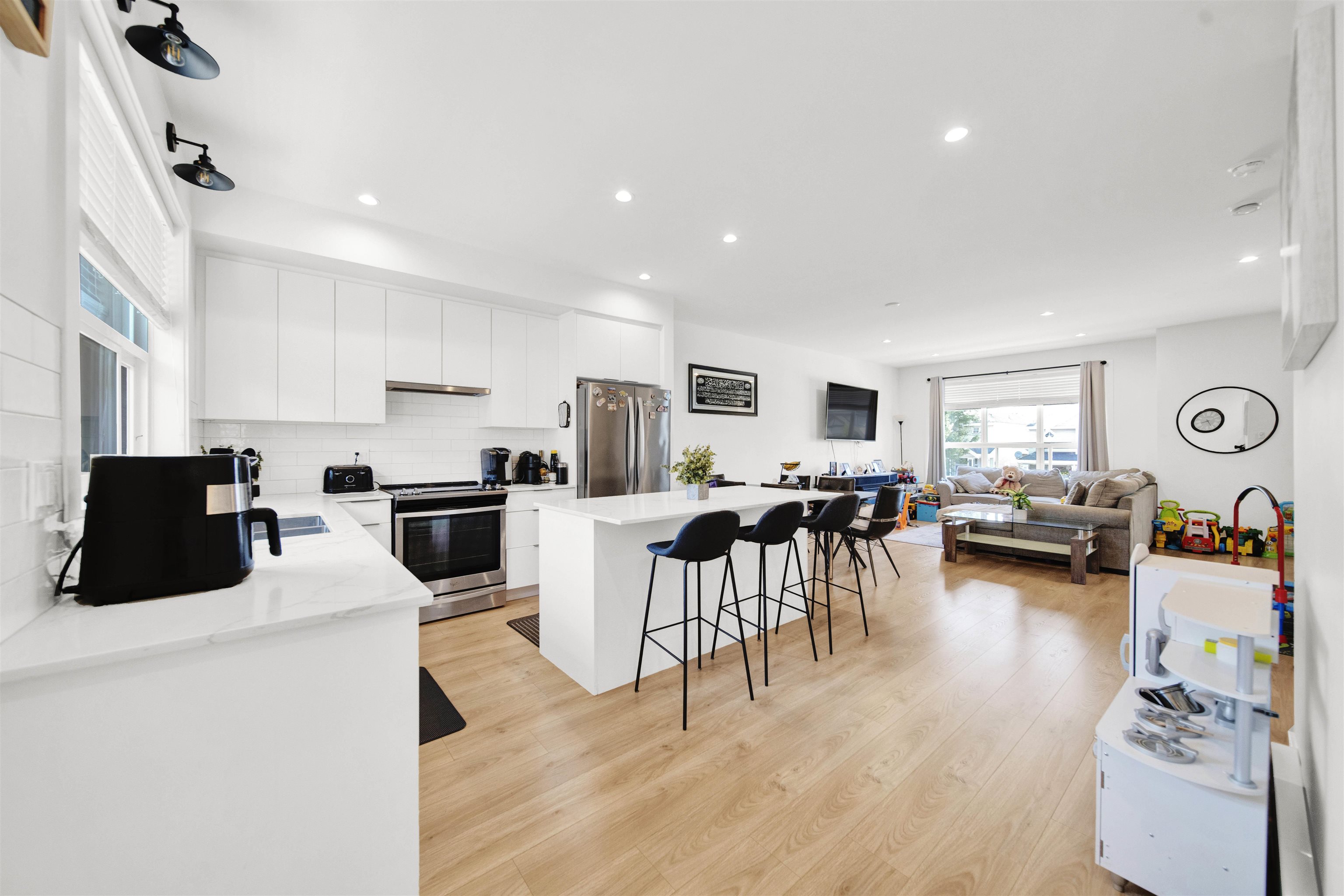 19255 Aloha Drive #10, Surrey, BC V4N 6T8