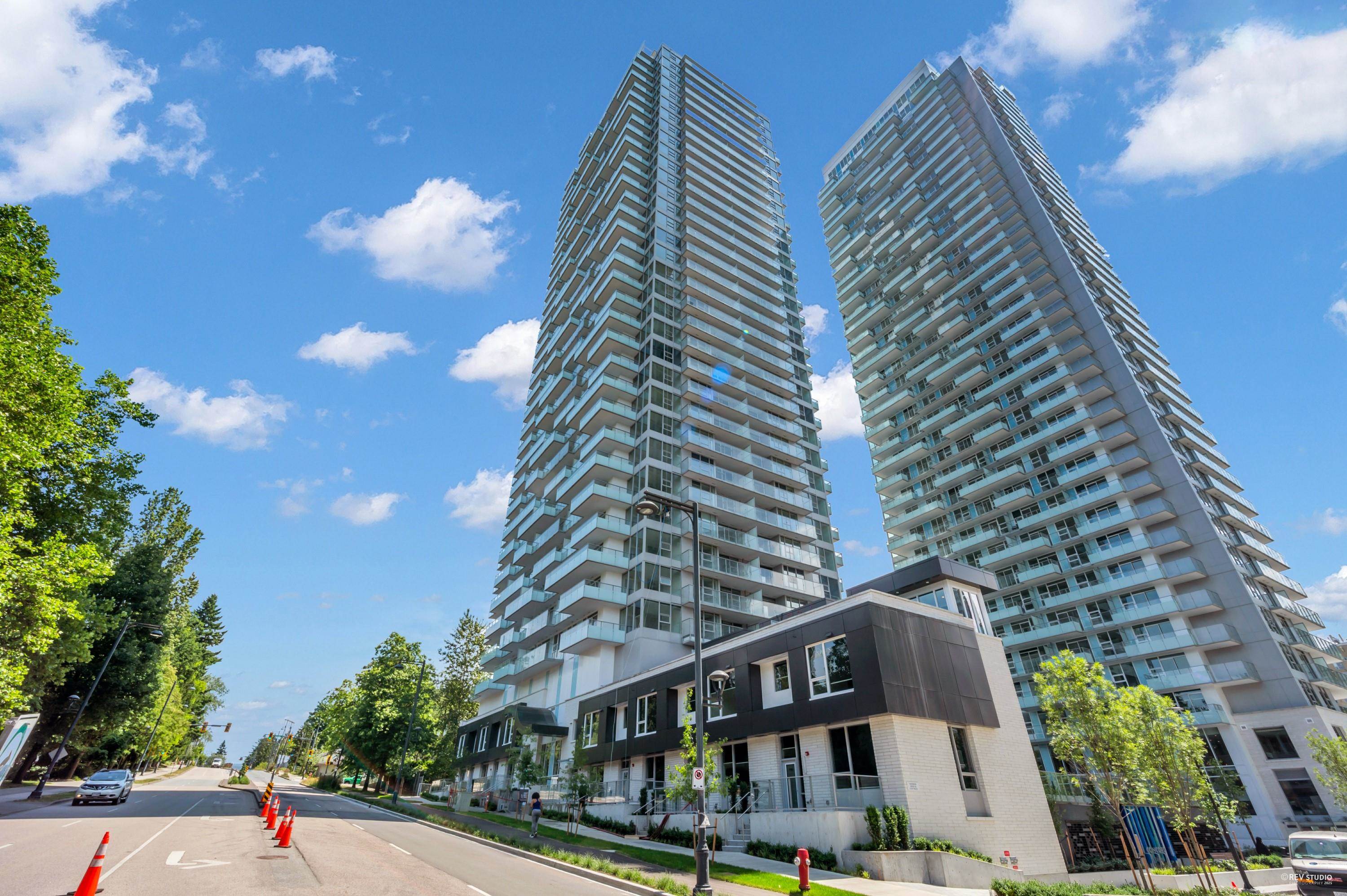 13778 100 Ave #2307, Surrey, BC V3T 0V3