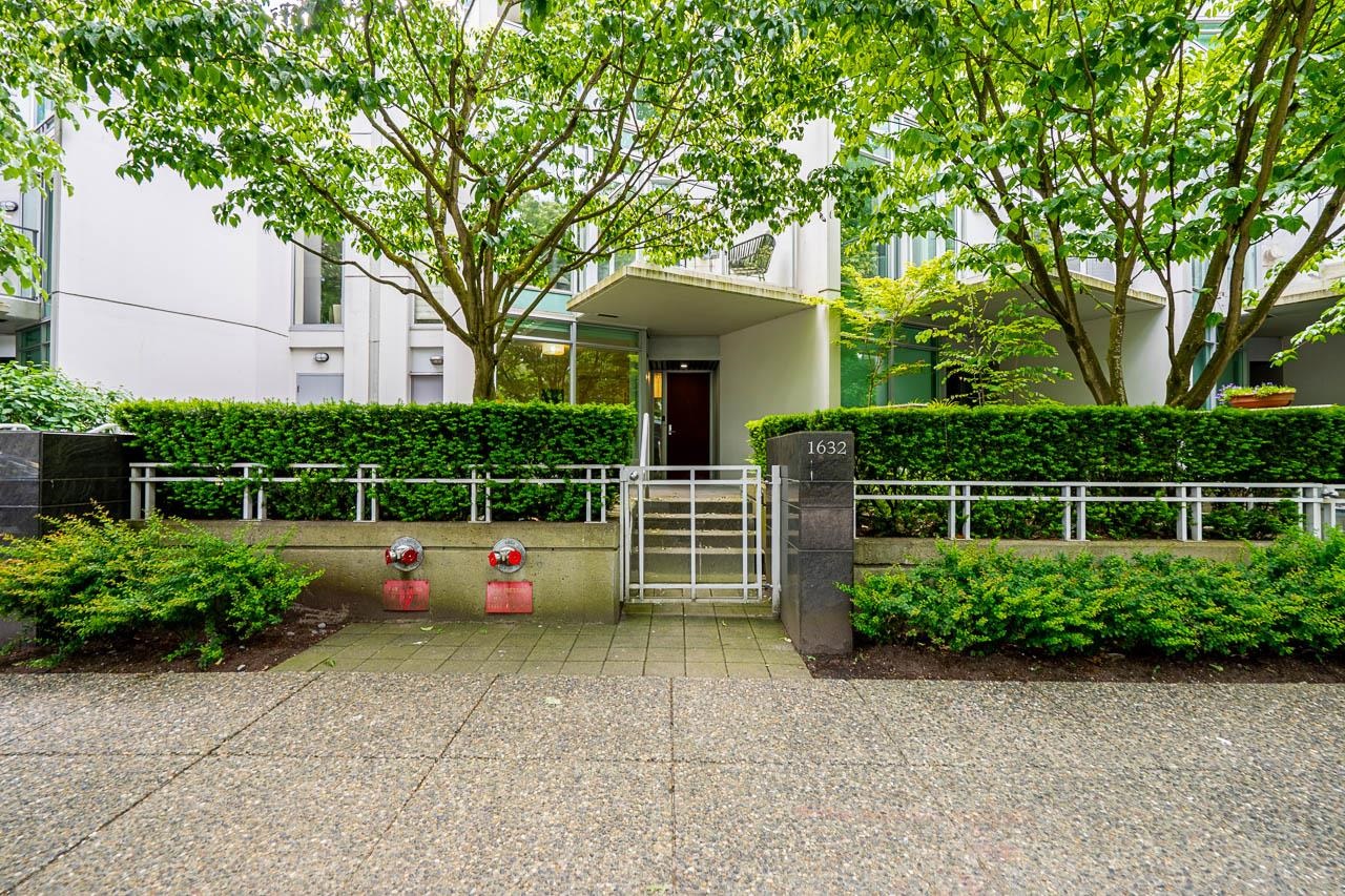 1650 Bayshore Drive #th9, Vancouver, BC V6G 3K2