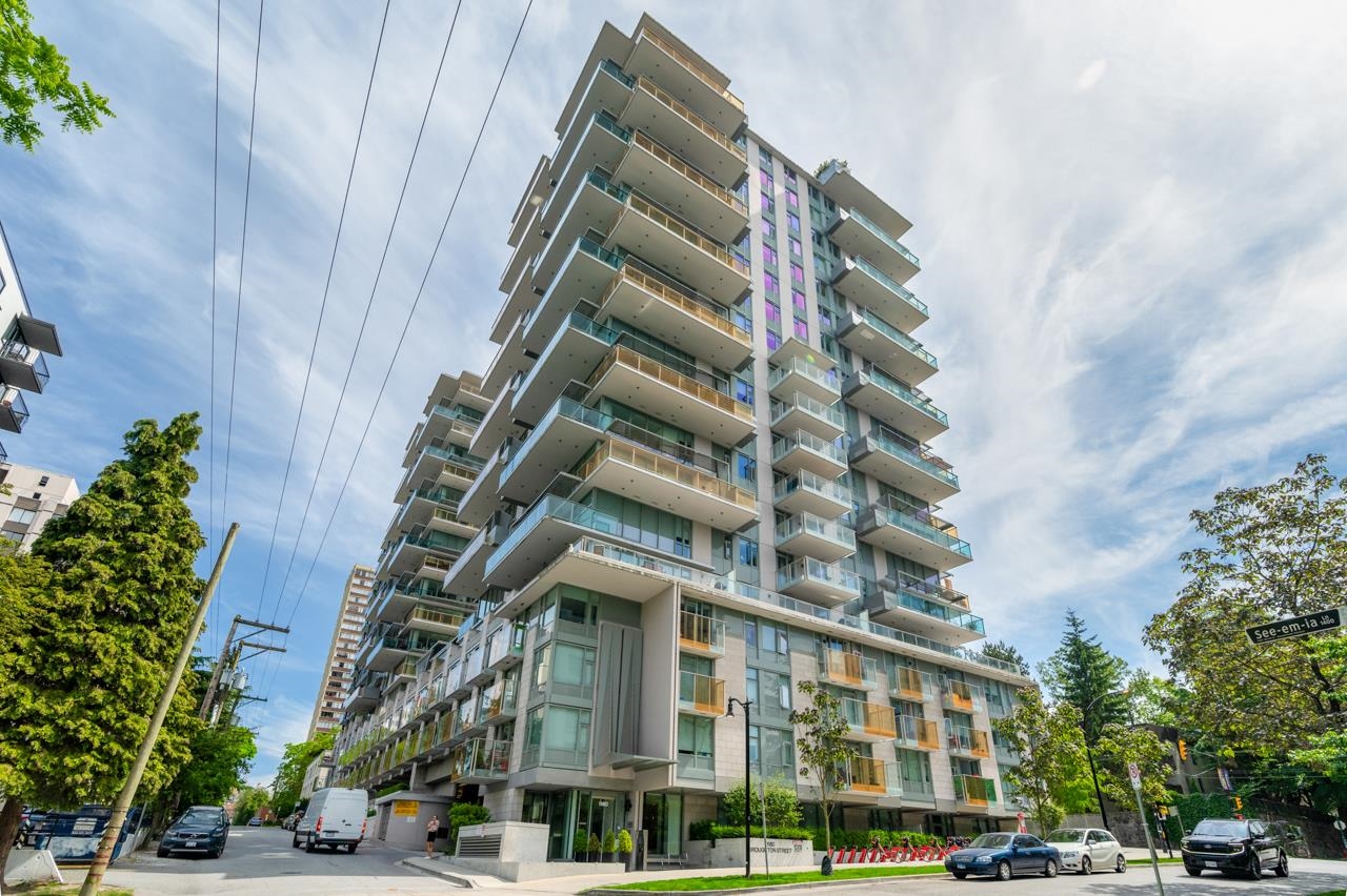 1180 Broughton Street #901, Vancouver, BC V6G 2B1