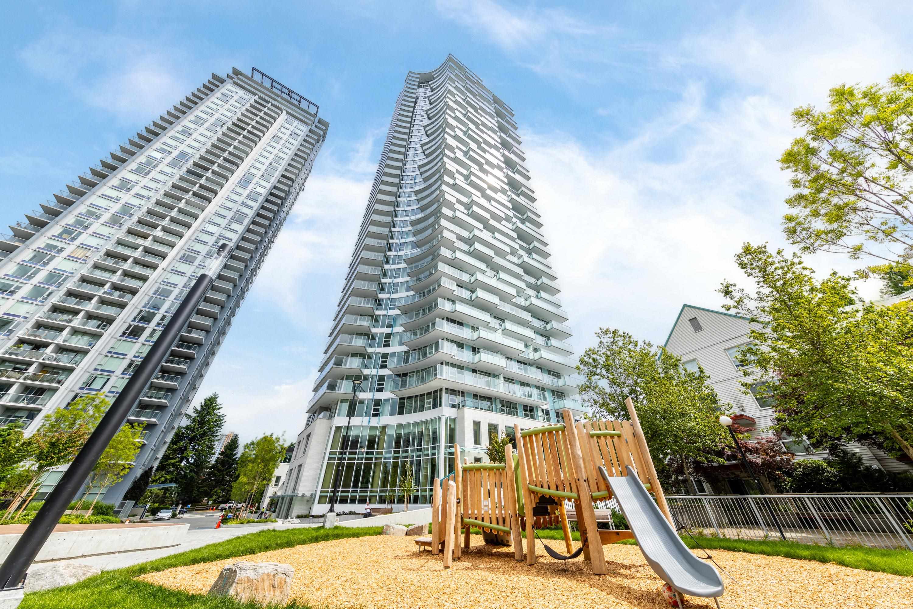13768 100 Ave #2810, Surrey, BC V3T 0V2