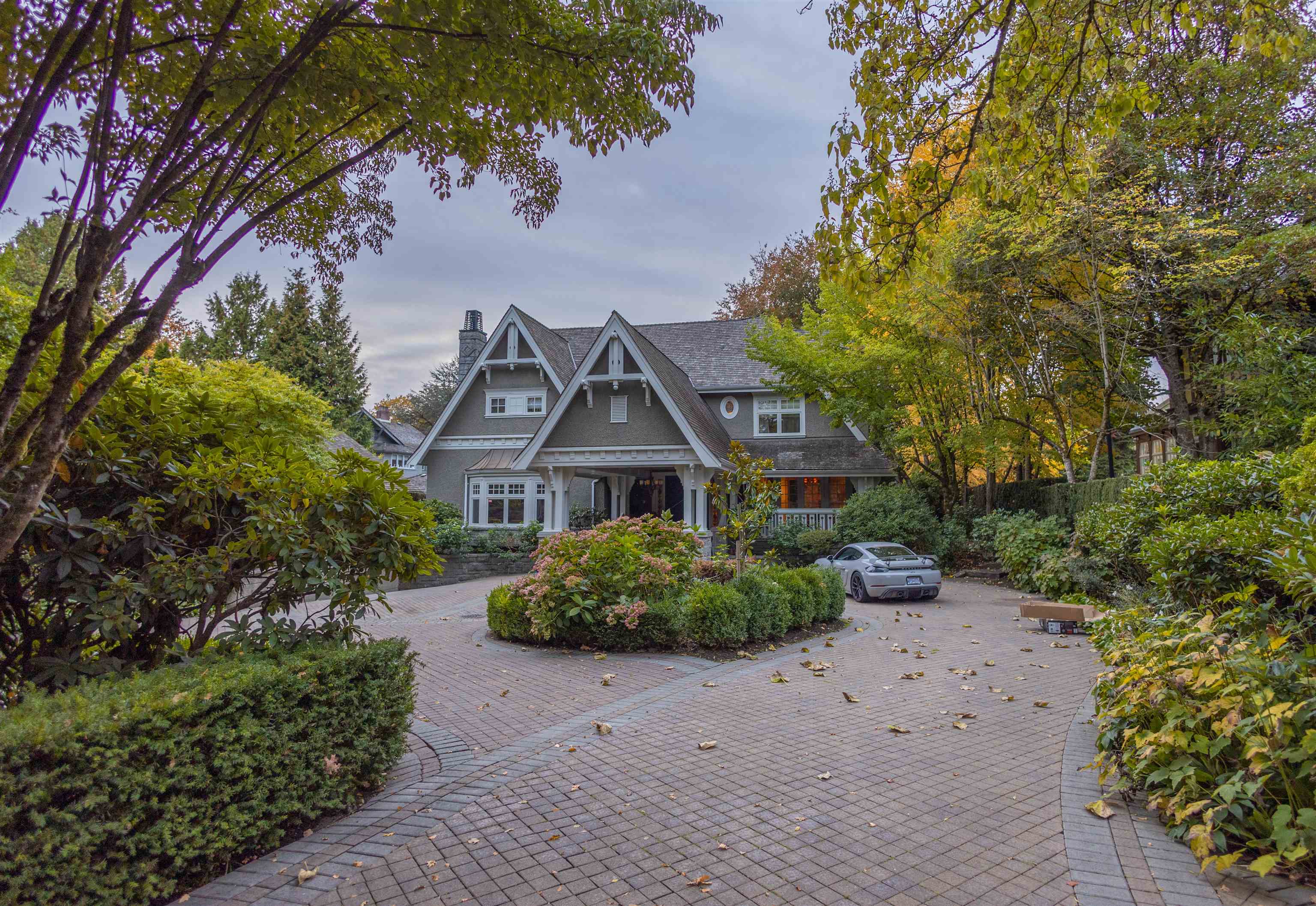 3719 Selkirk Street, Vancouver, BC V6H 2Y9