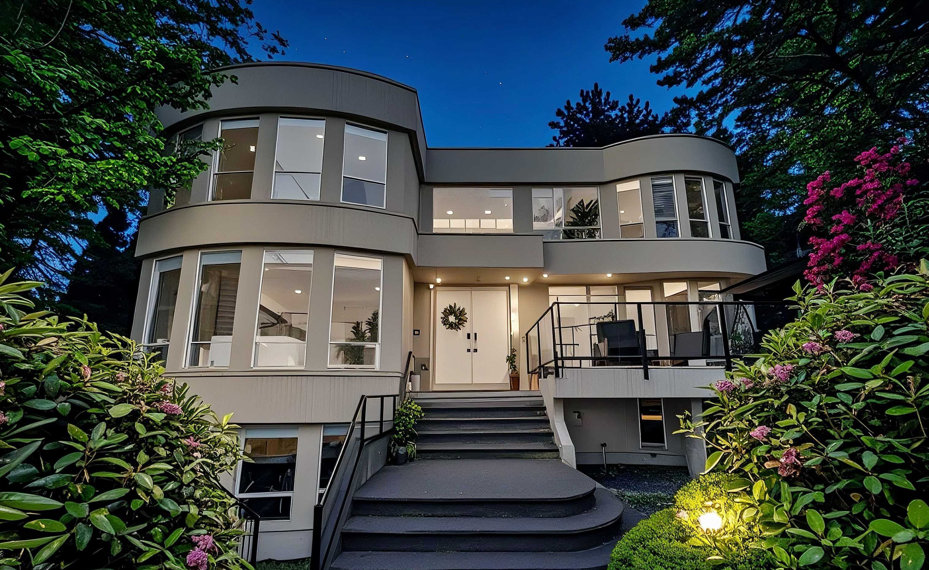 1543 Jefferson Avenue, West Vancouver, BC V7V 2A2