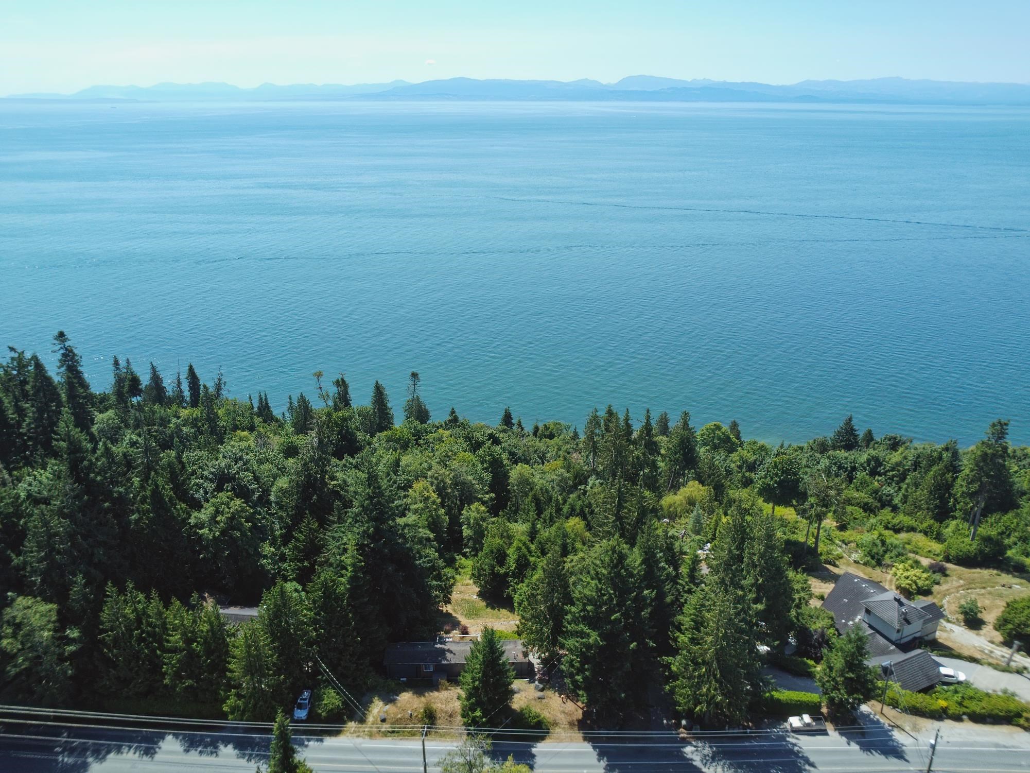 7949 Redrooffs Rd, Halfmoon Bay, BC V7Z 1C6