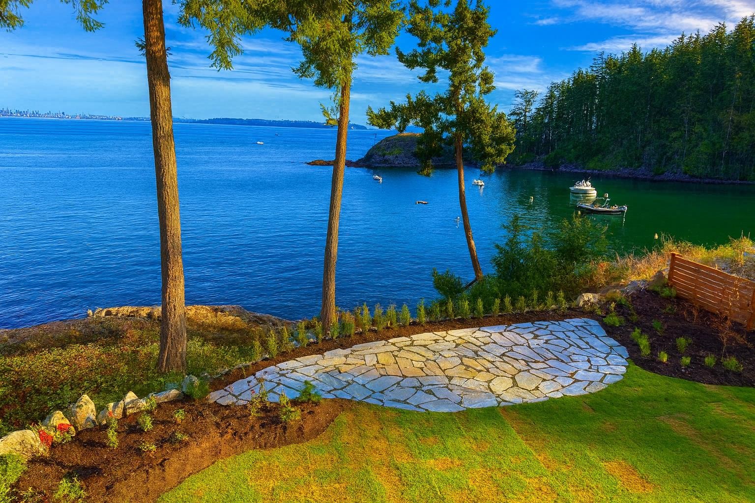239 Shore Lane, Bowen Island, BC V0N 1G2