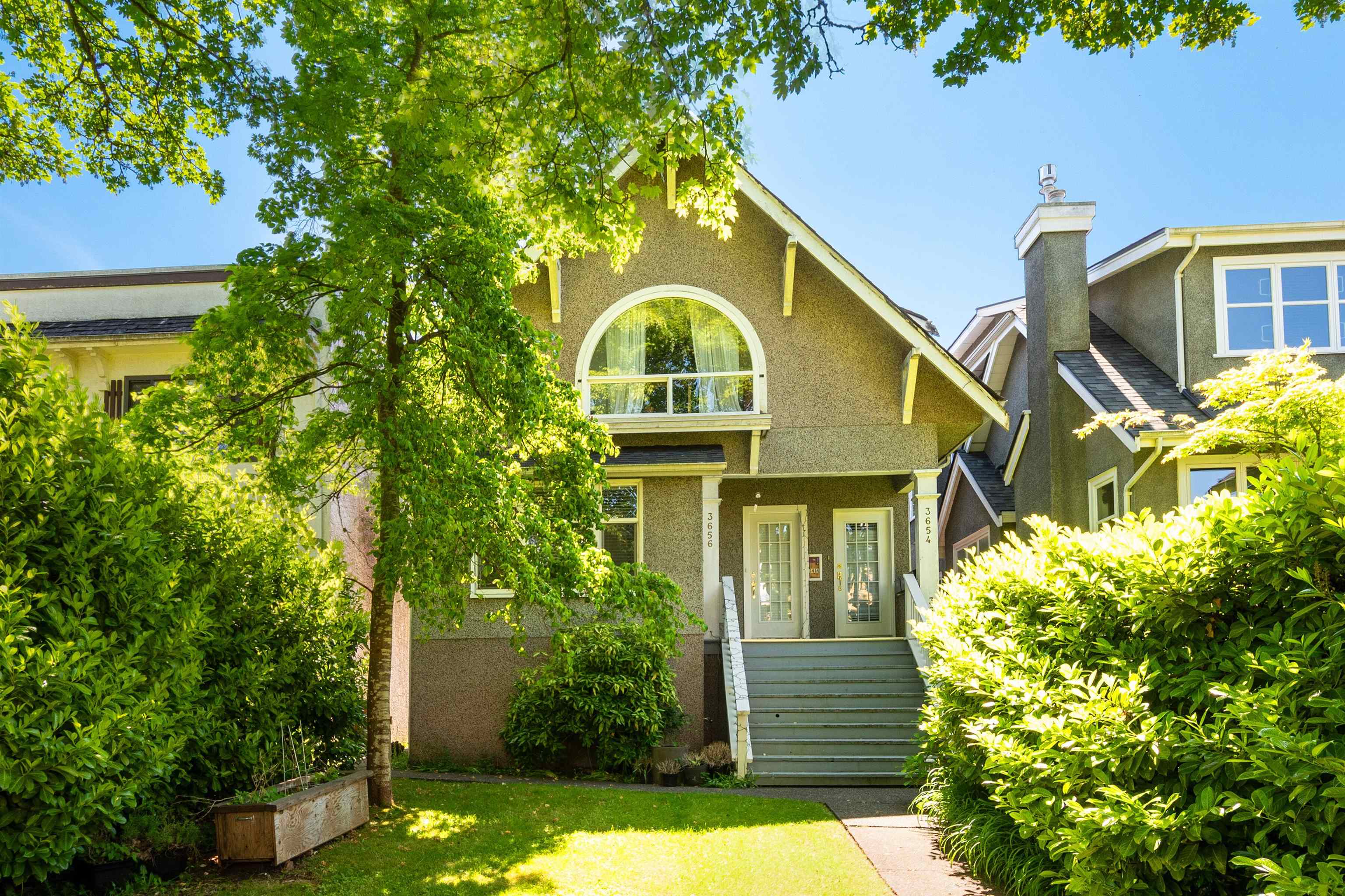 3652 Point Grey Road, Vancouver, BC V6R 1A9