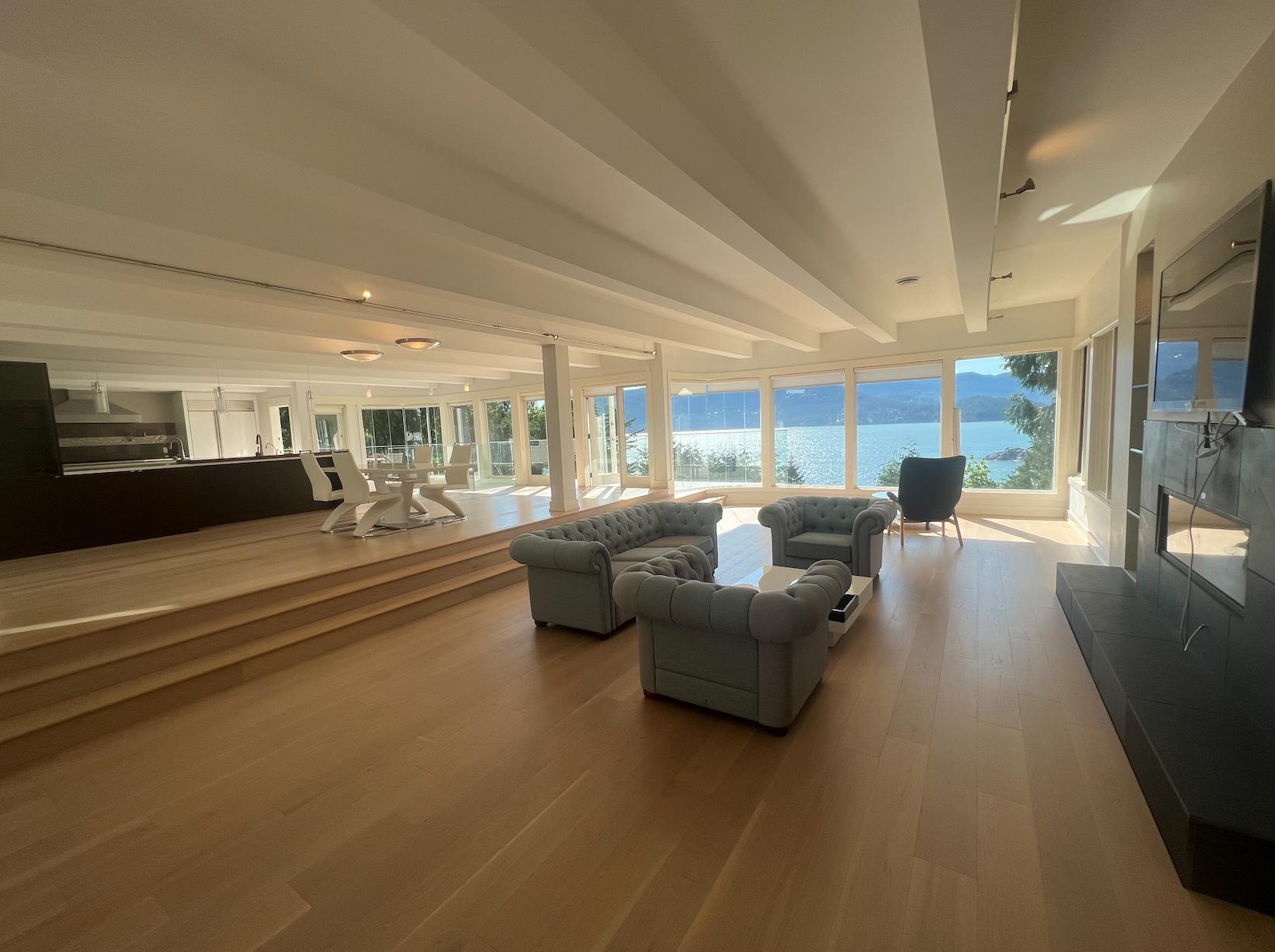 6175 Nelson Avenue, West Vancouver, BC V7W 2A1