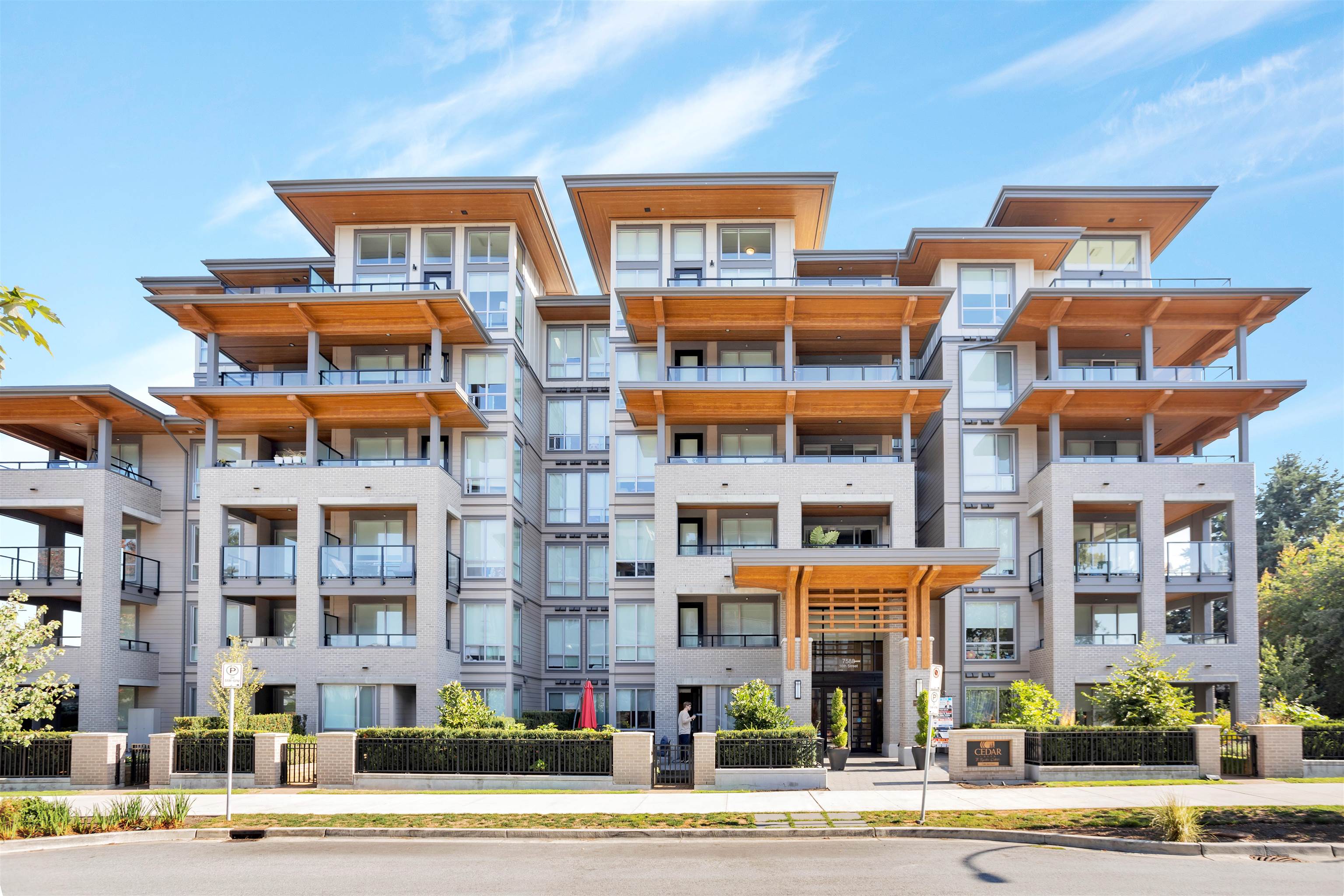 7588 16th Street #605, Burnaby, BC V3N 0H8