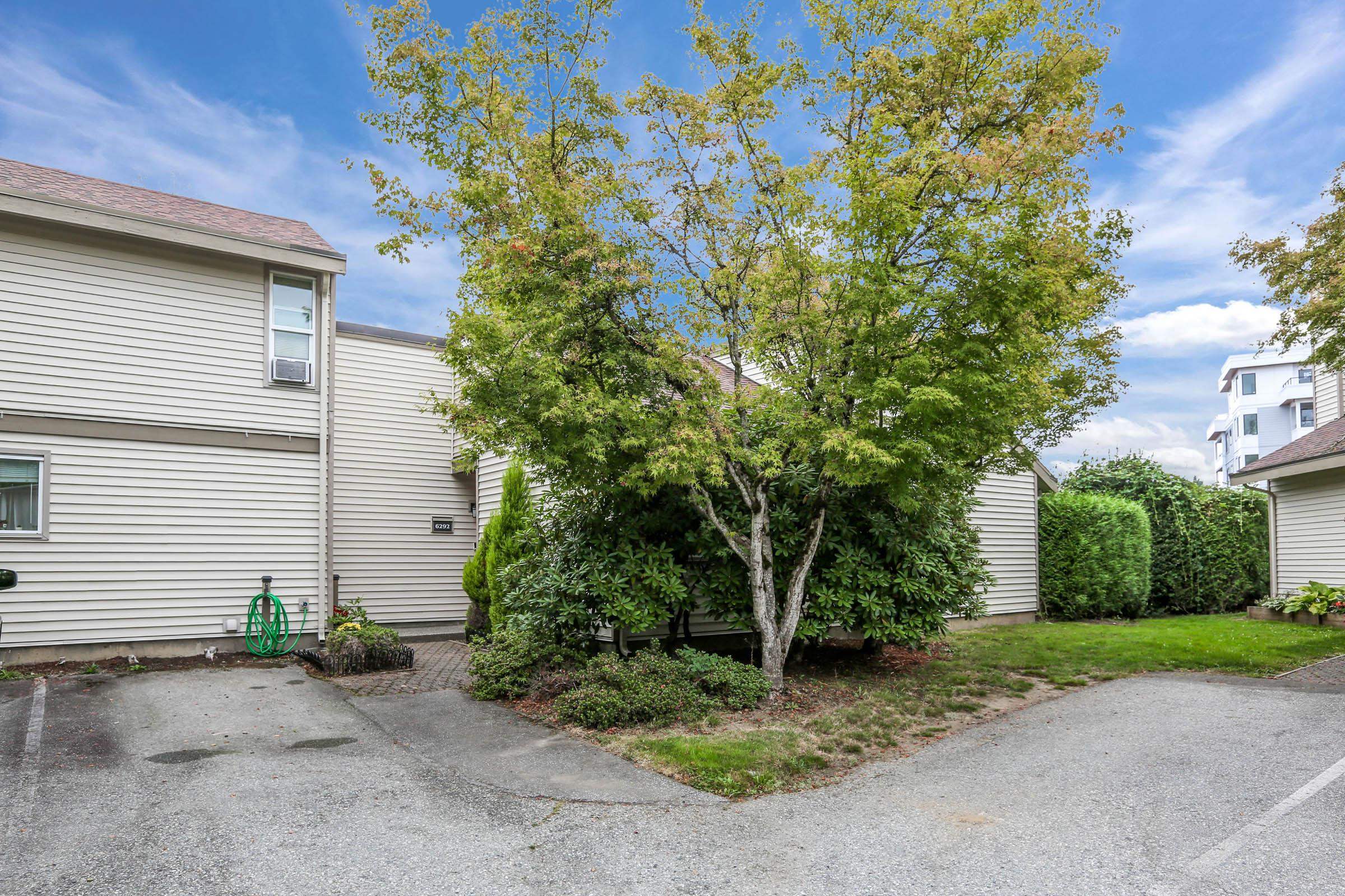 6292 Greenside Drive West, Surrey, BC V3S 5M8