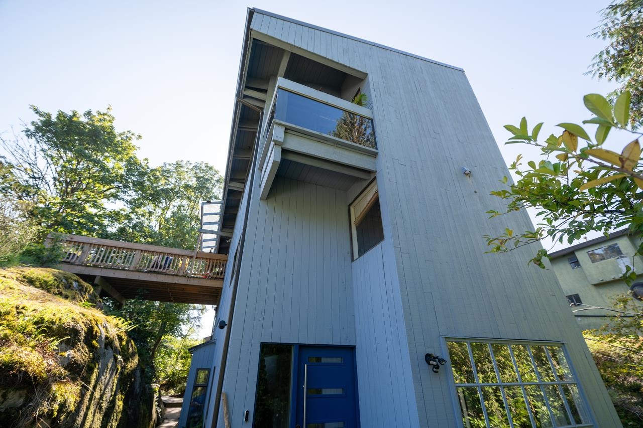 4477 Strathcona Road, North Vancouver, BC V7G 1G7