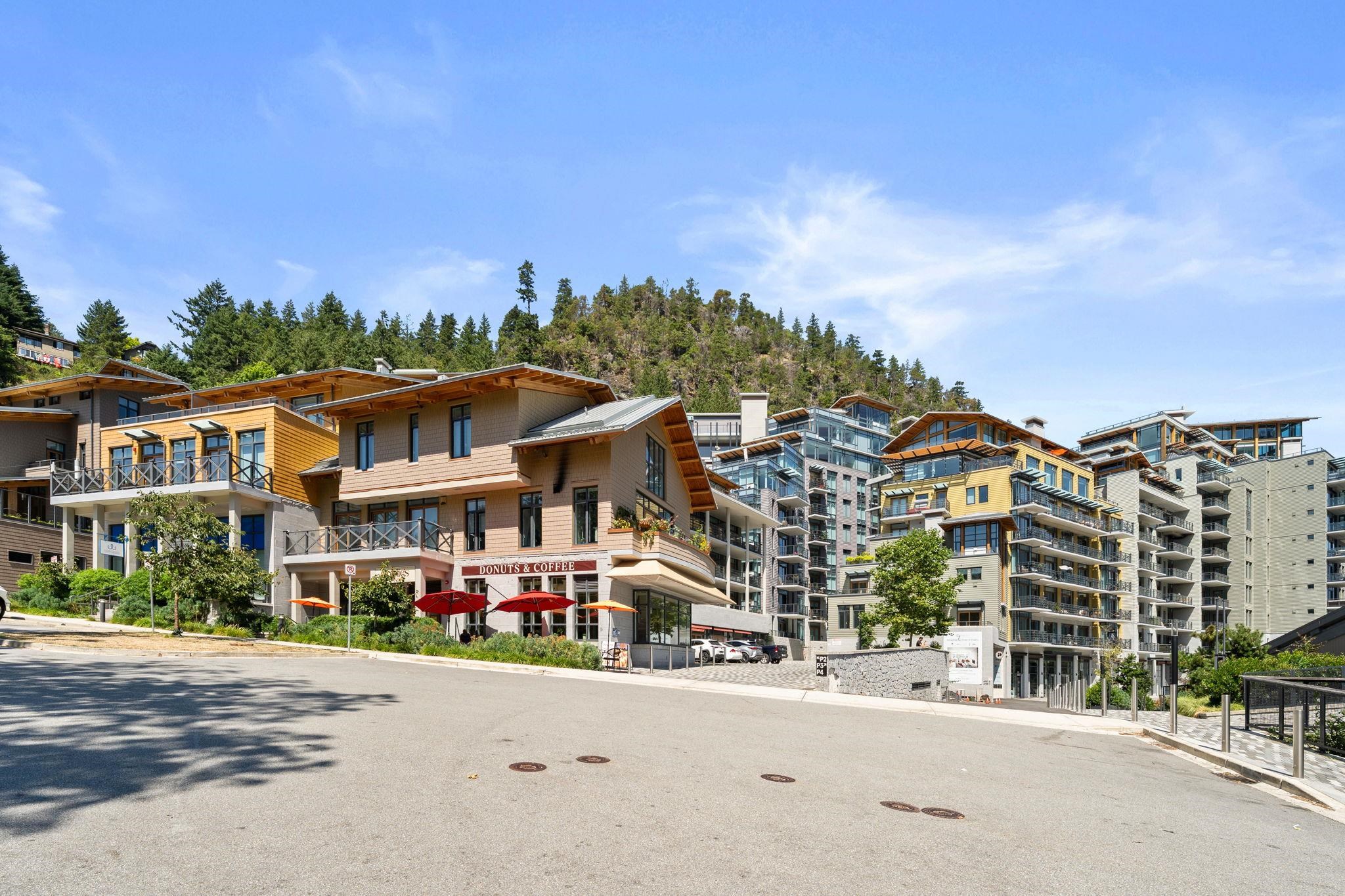 6707 Nelson Ave #309, West Vancouver, BC V7W 0A4