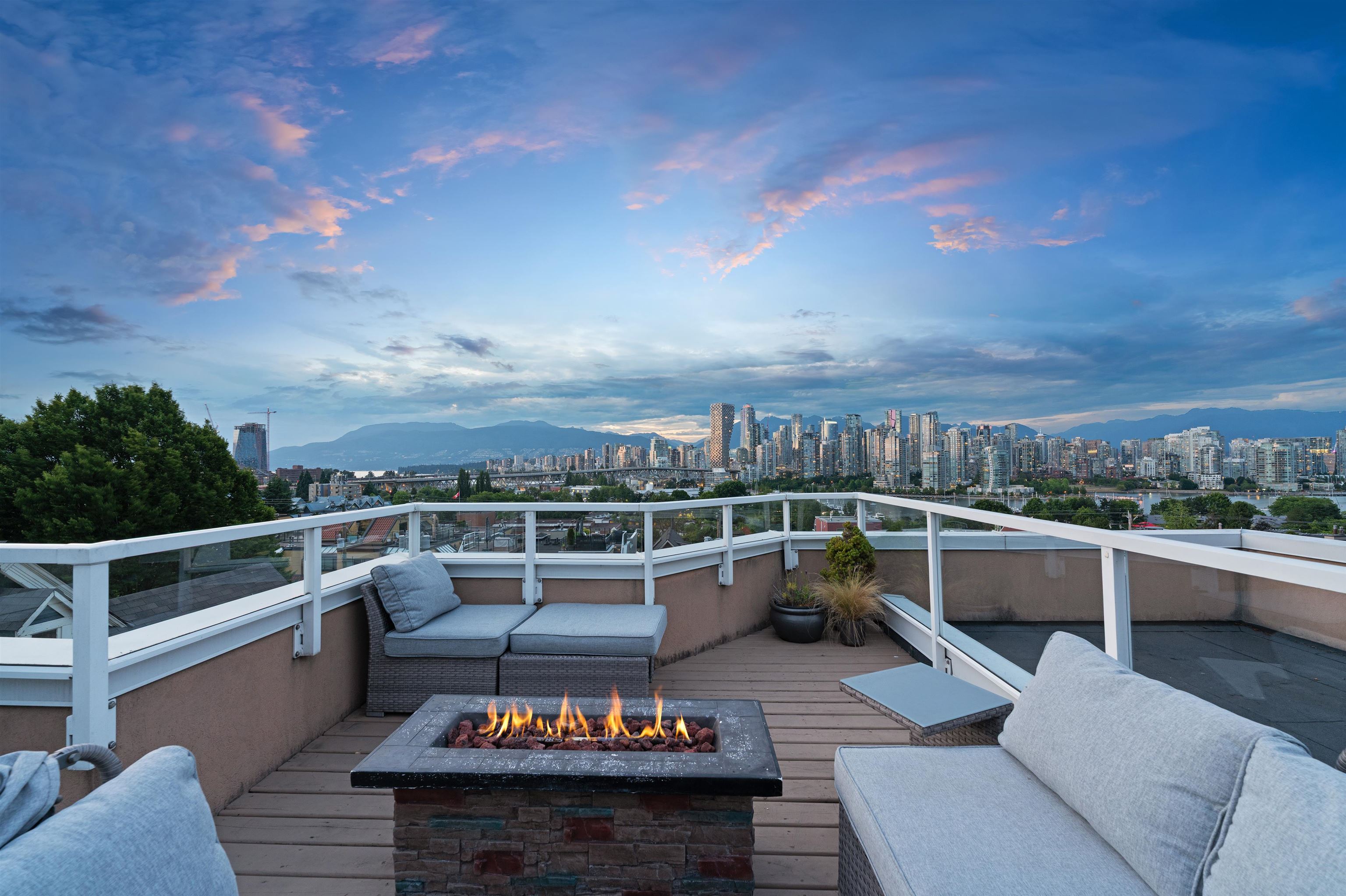 1244 West 7th Avenue #f, Vancouver, BC V6H 1B6