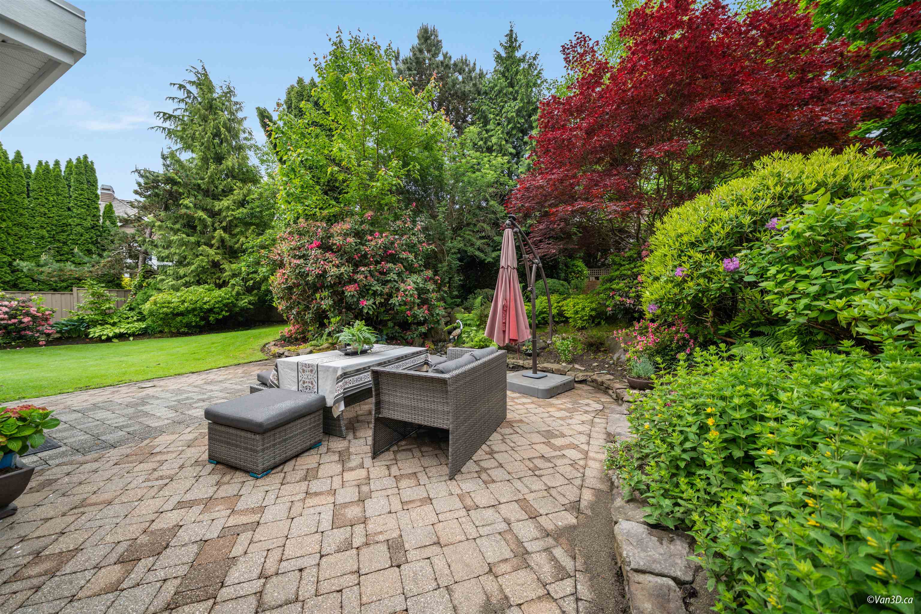 15828 Somerset Place, Surrey, BC V3Z 0H9
