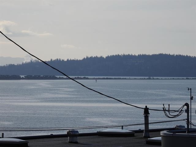 15519 Columbia Avenue, White Rock, BC V4B 1K5