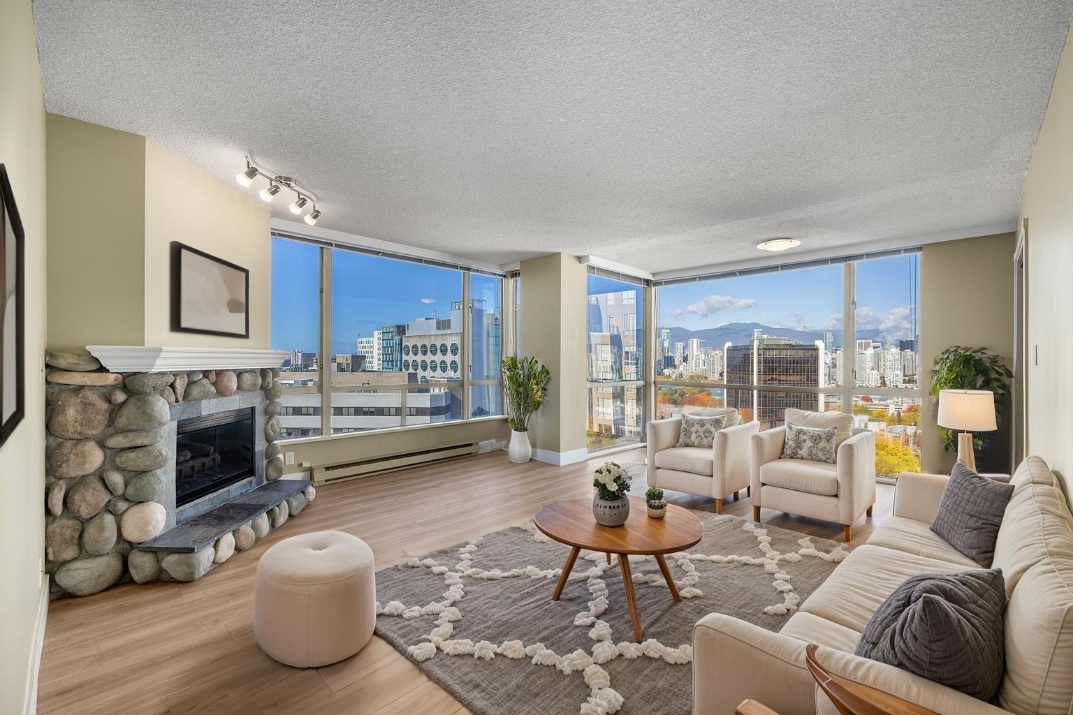 2668 Ash Street #1302, Vancouver, BC V5Z 4K4