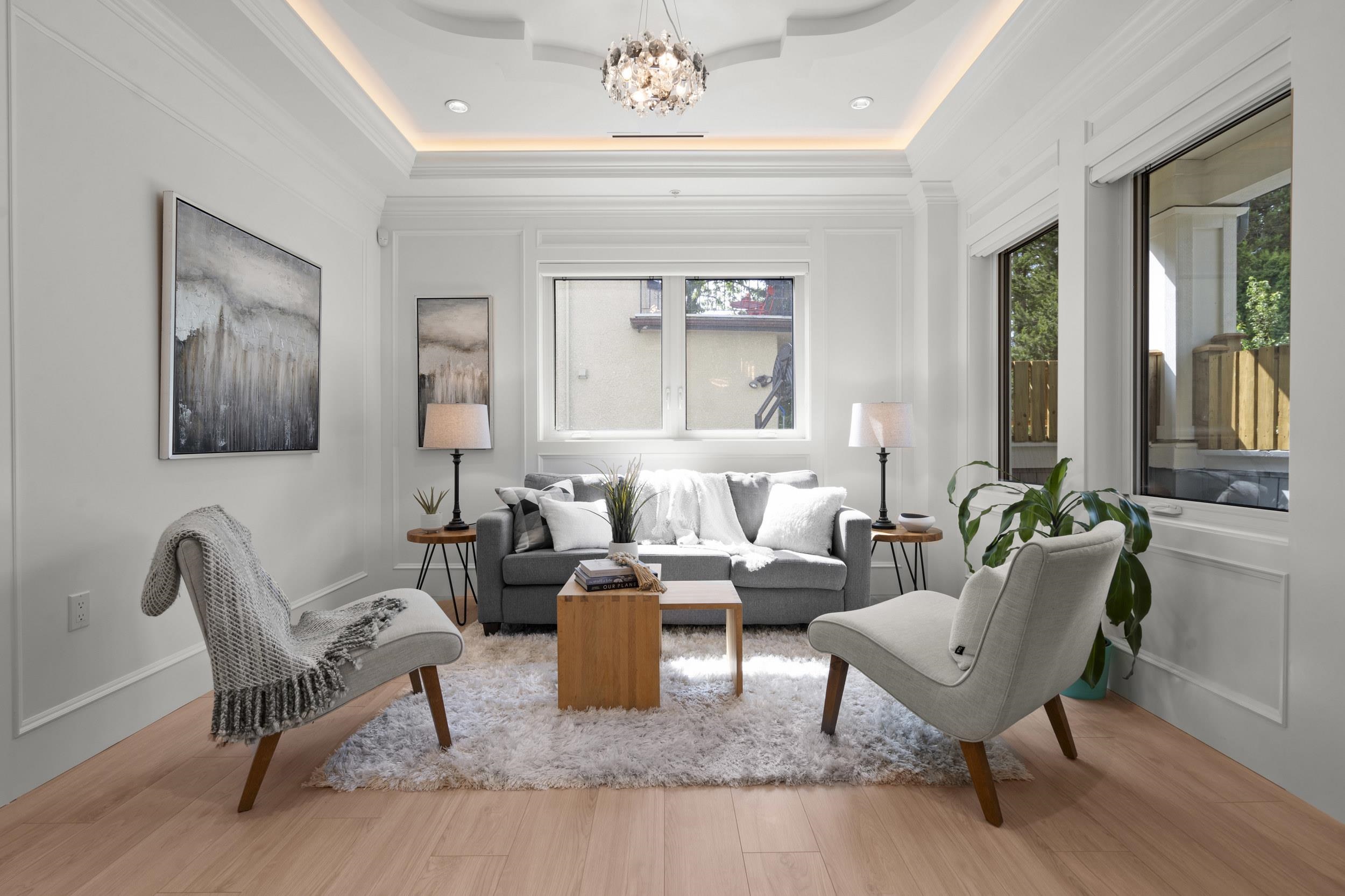 2377 West 7th Avenue, Vancouver, BC V6K 1Y4