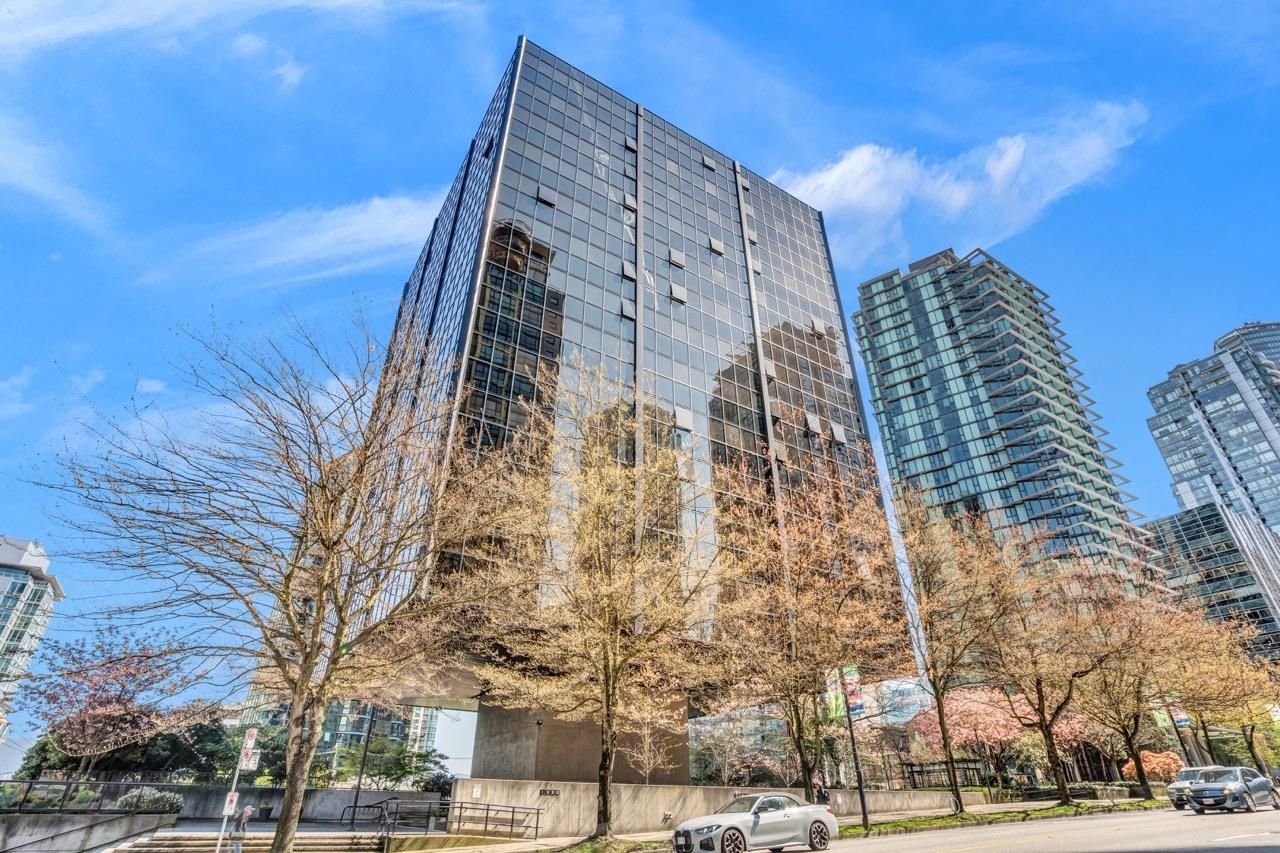 1333 West Georgia Street #1504, Vancouver, BC V6E 4V3