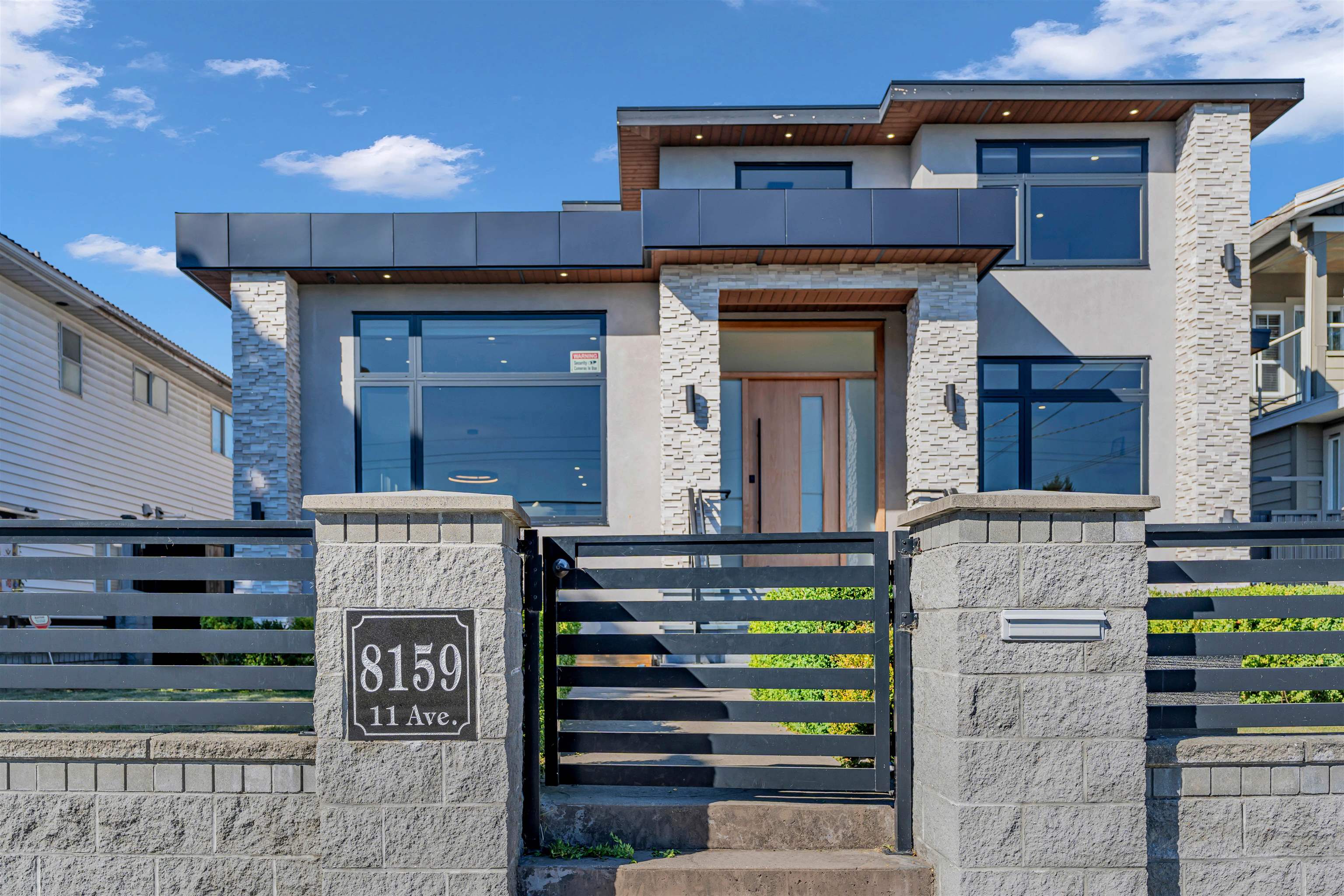 11th Avenue, Burnaby, BC V3N 2P1