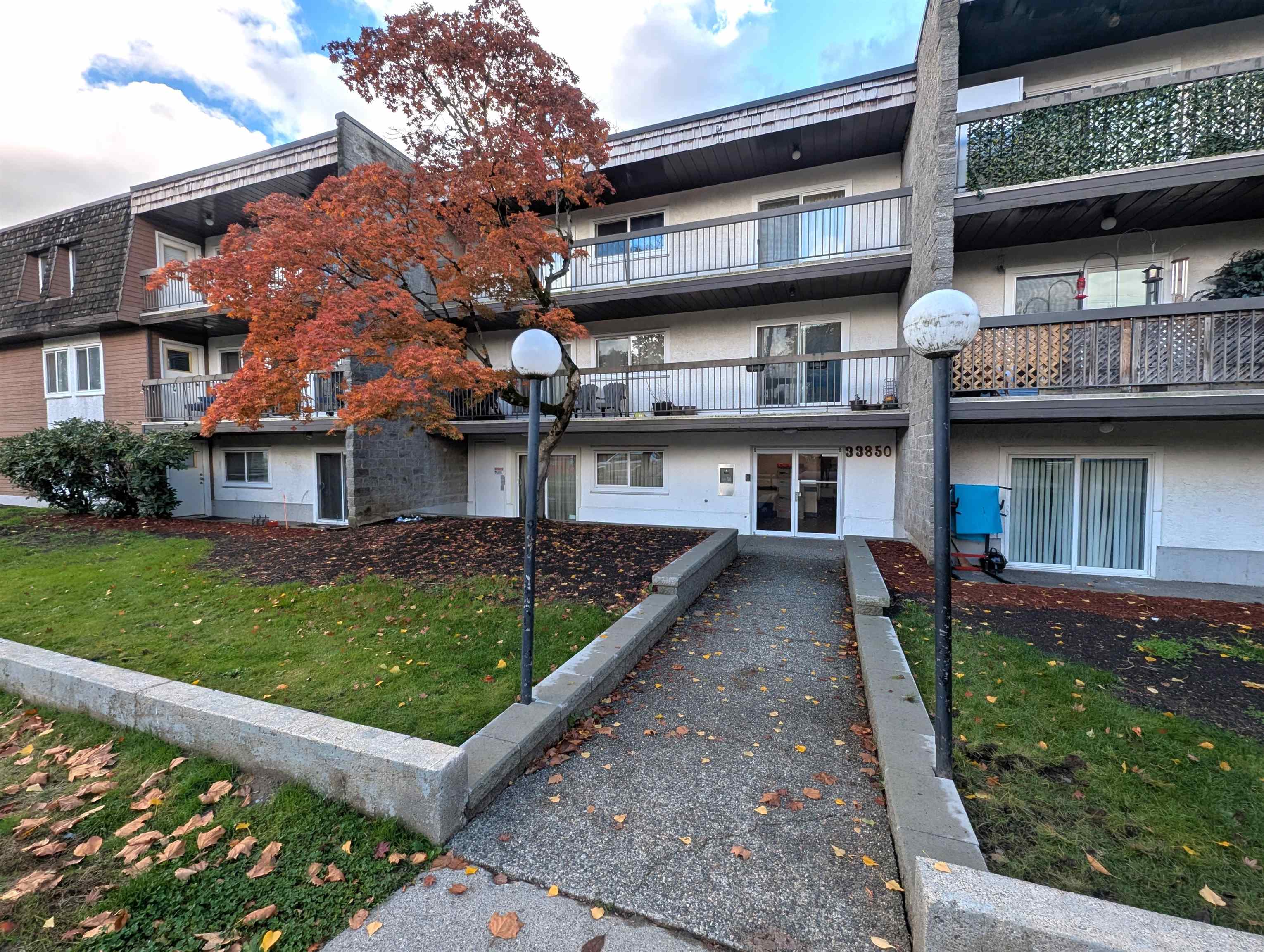 33850 Fern Street #303, Abbotsford, BC V2S 6C3