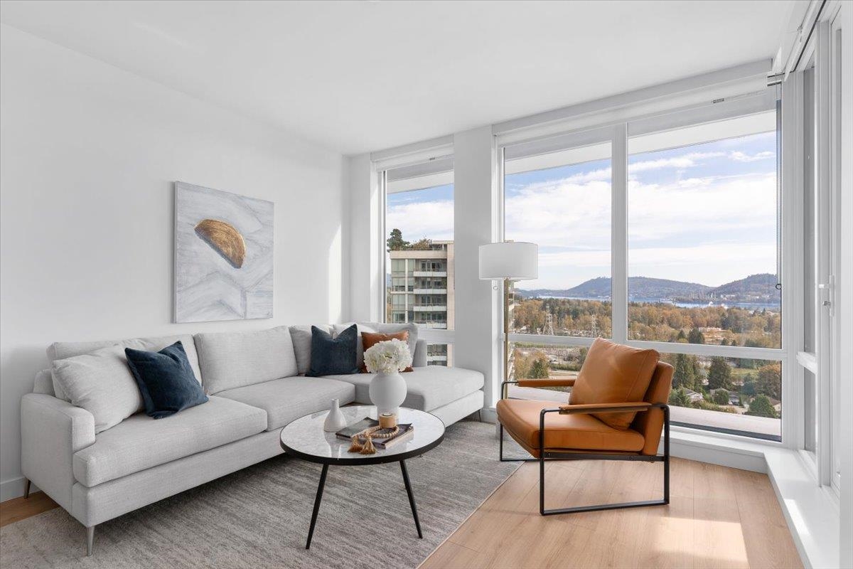 1500 Fern St #2205, North Vancouver, BC V7J 0E6