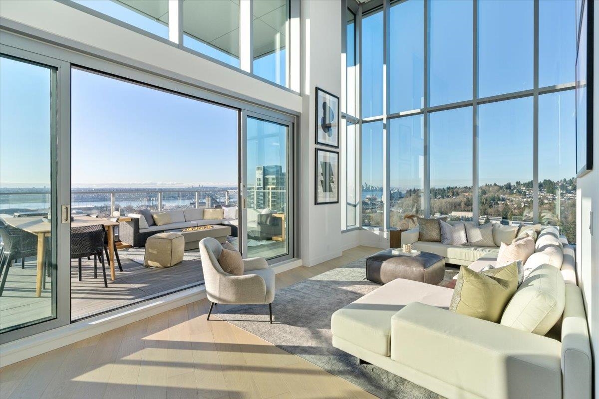 1500 Fern St #2405, North Vancouver, BC V7J 0E6