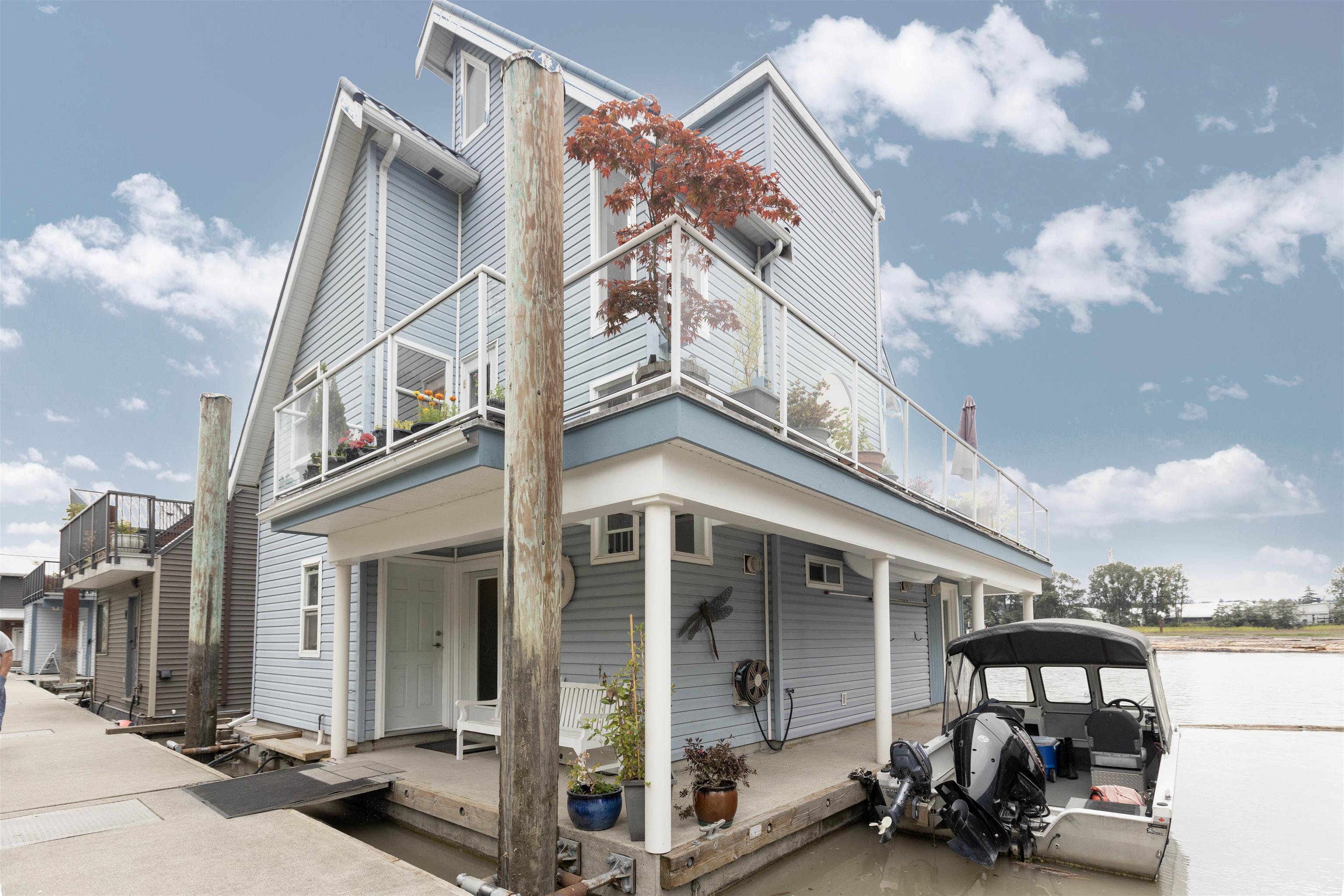 800 South Dyke Road #4, New Westminster, BC V3M 4Z8