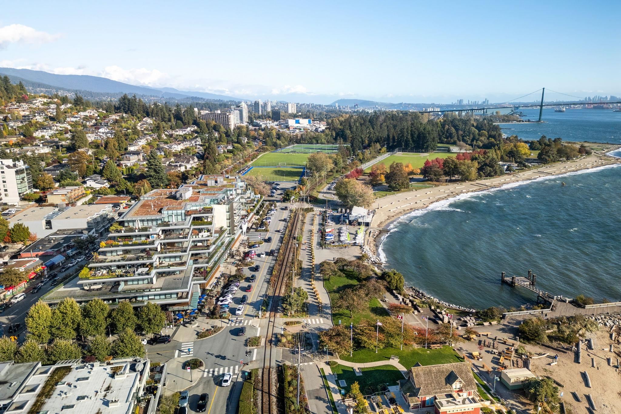 1355 Bellevue Avenue #209, West Vancouver, BC V7T 0B4