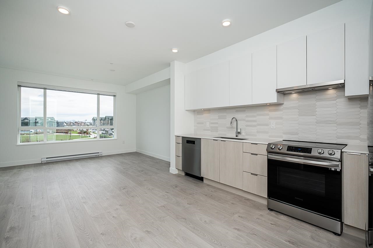 2499 Rabbit Dr #213, Tsawwassen, BC V4M 0G4
