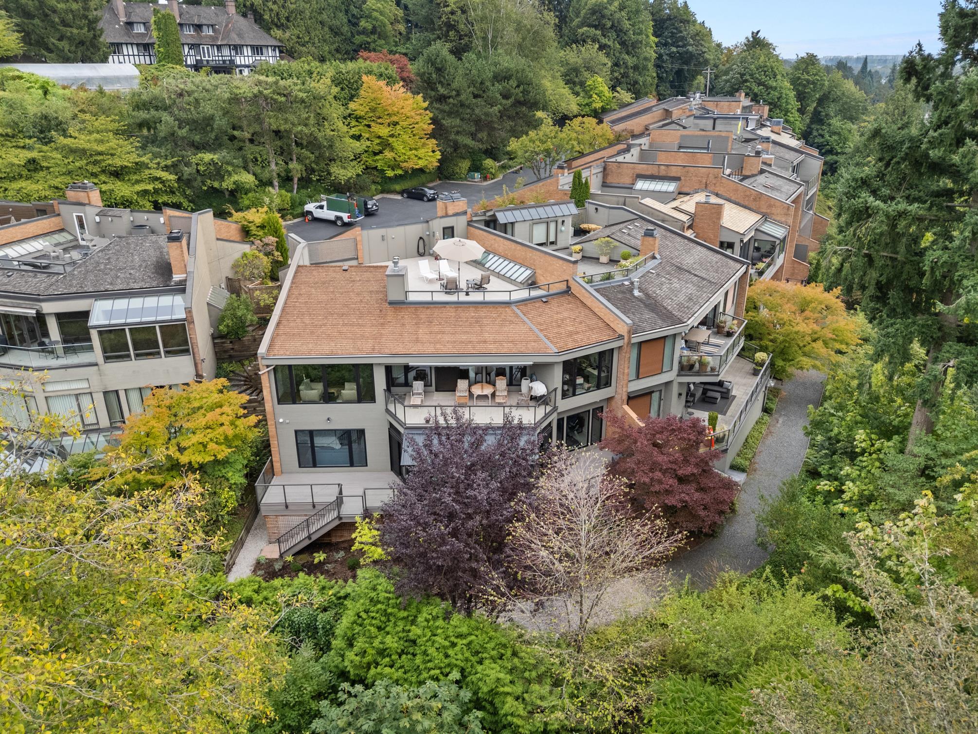 2236 Yewbrook Place, Vancouver, BC V6P 6K4
